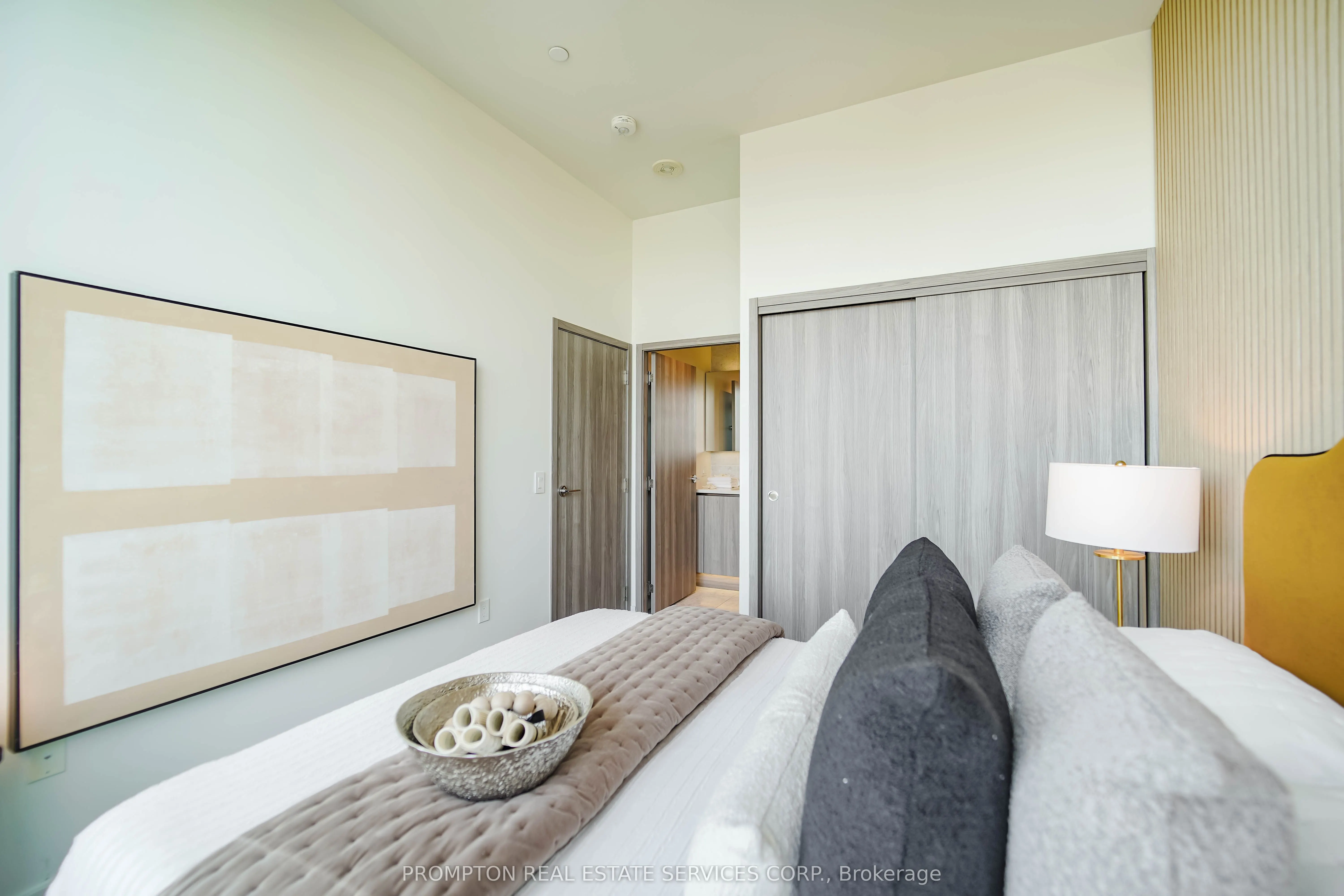 95 McMahon Drive, #PH4106