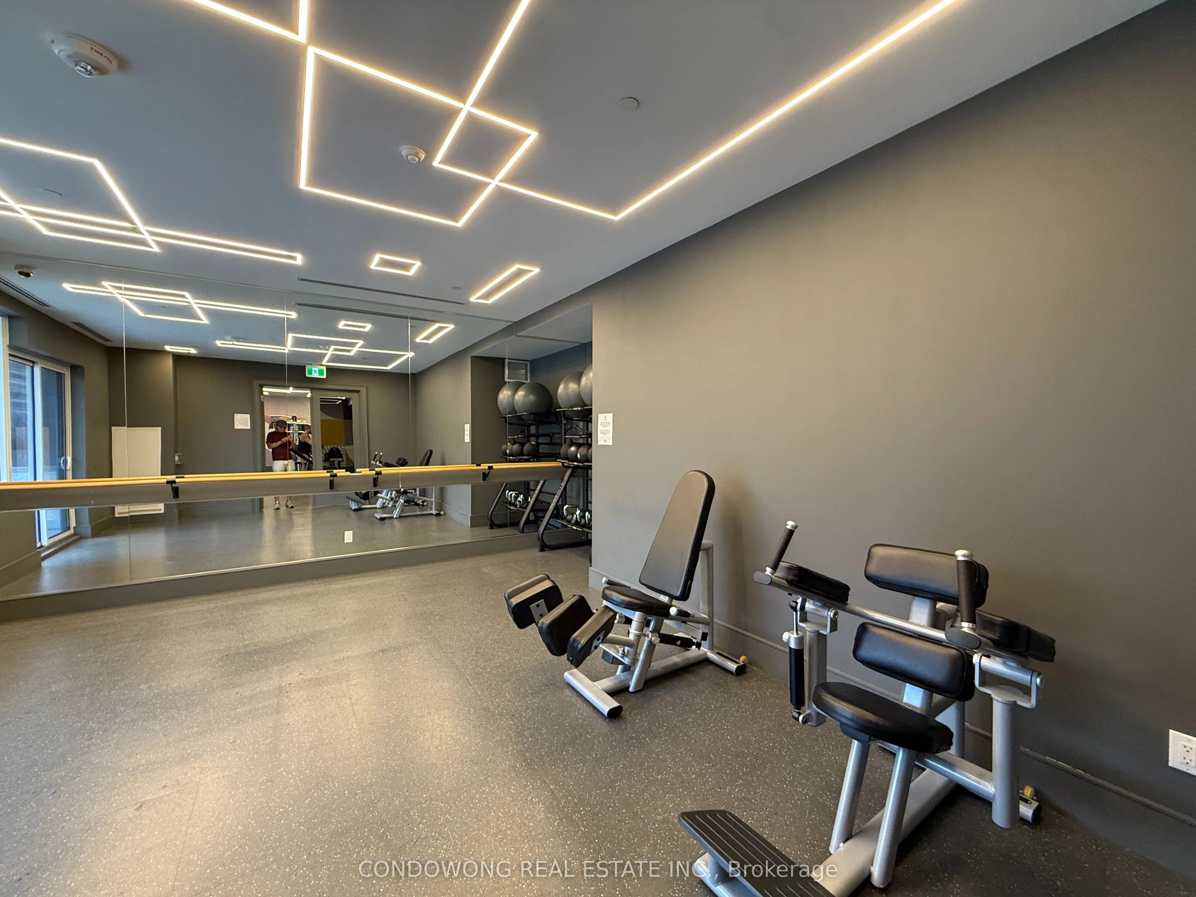 75 Canterbury Place, #715