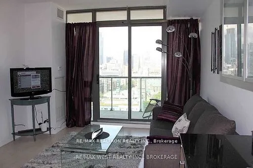 33 Lombard Street, #2105