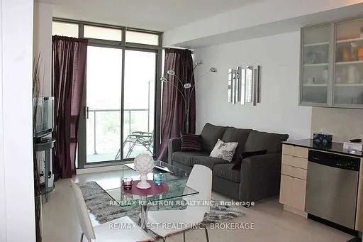 33 Lombard Street, #2105