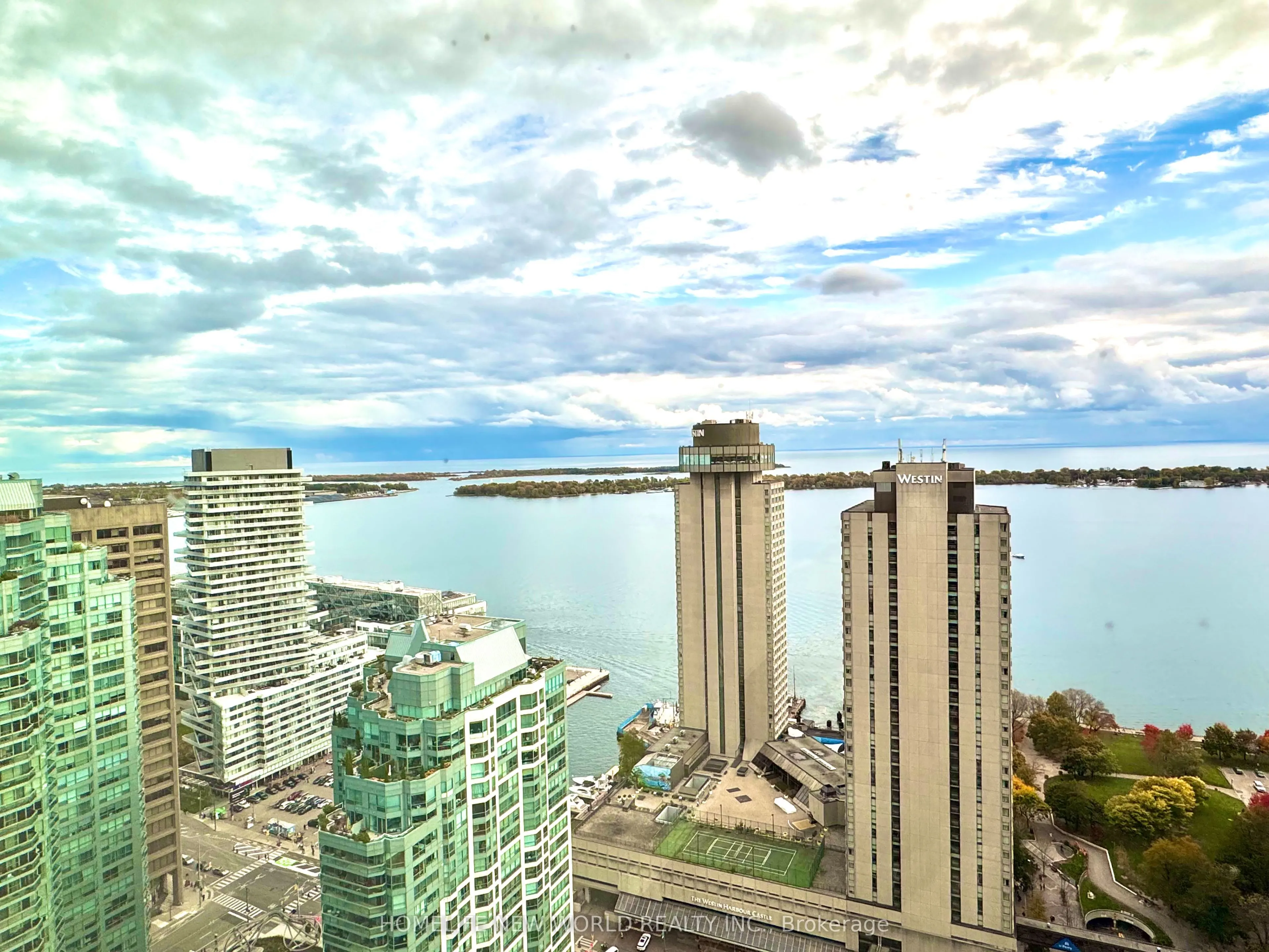 33 BAY Street S, #3812