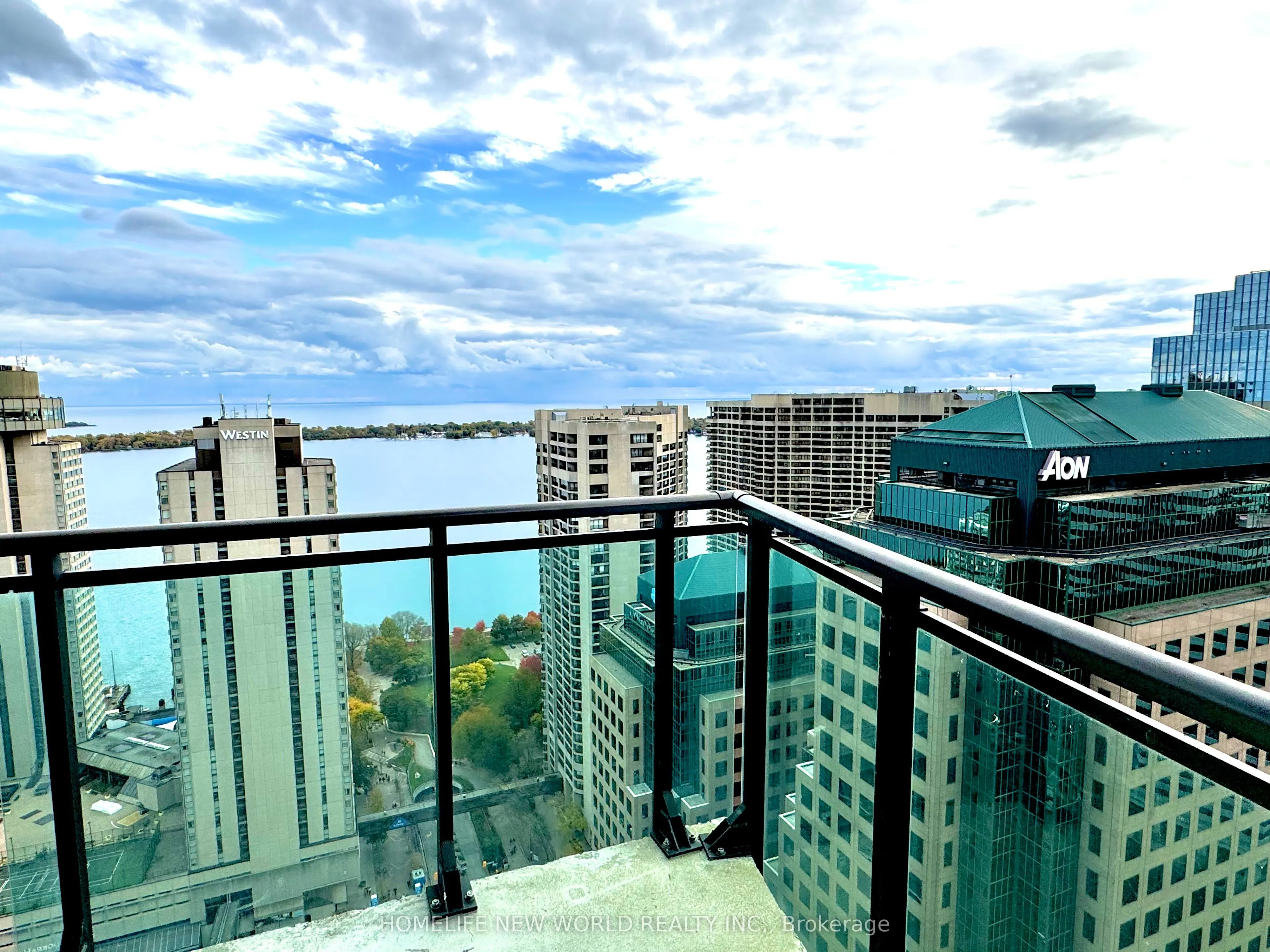 33 BAY Street S, #3812