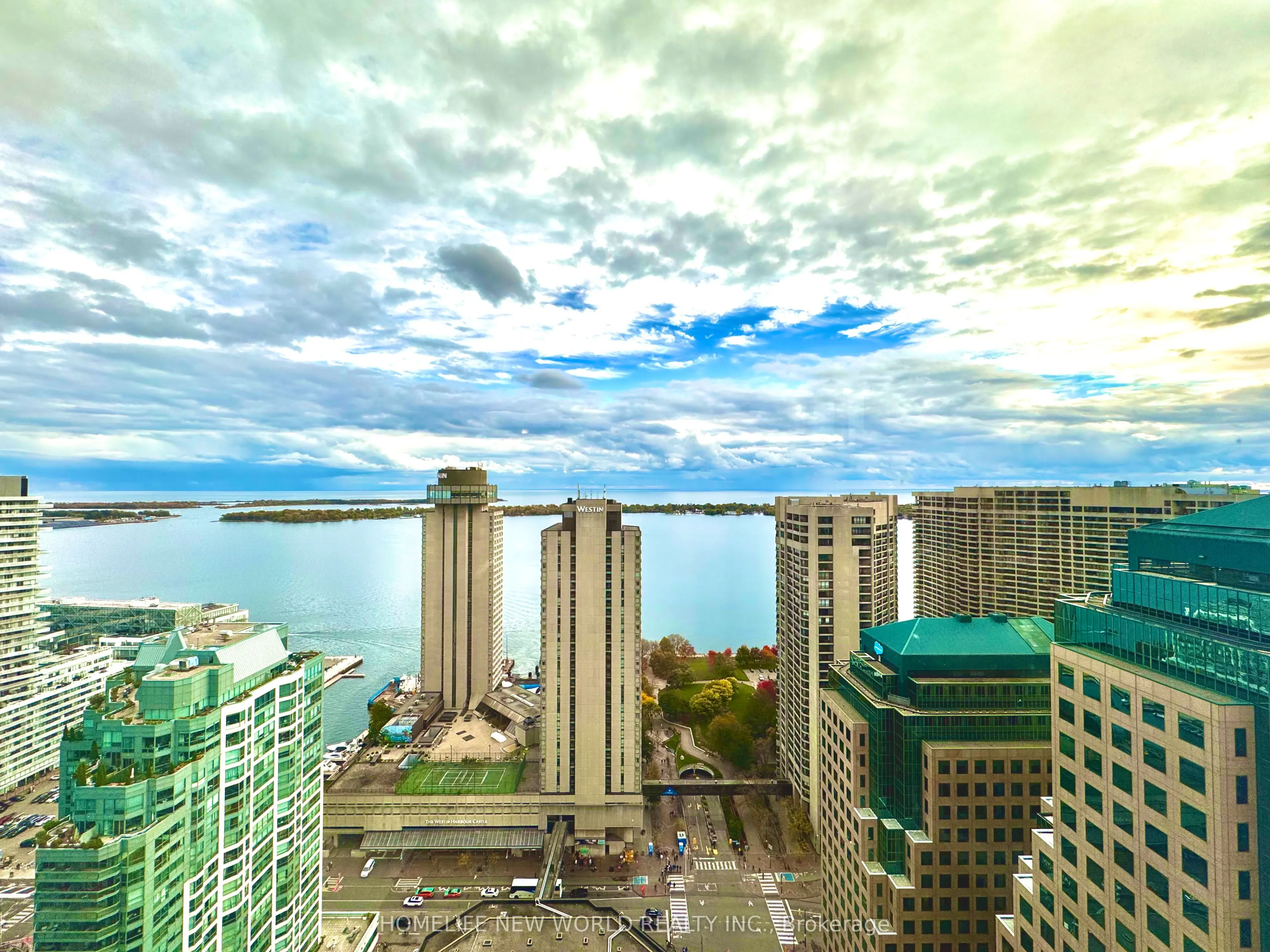 33 BAY Street S, #3812