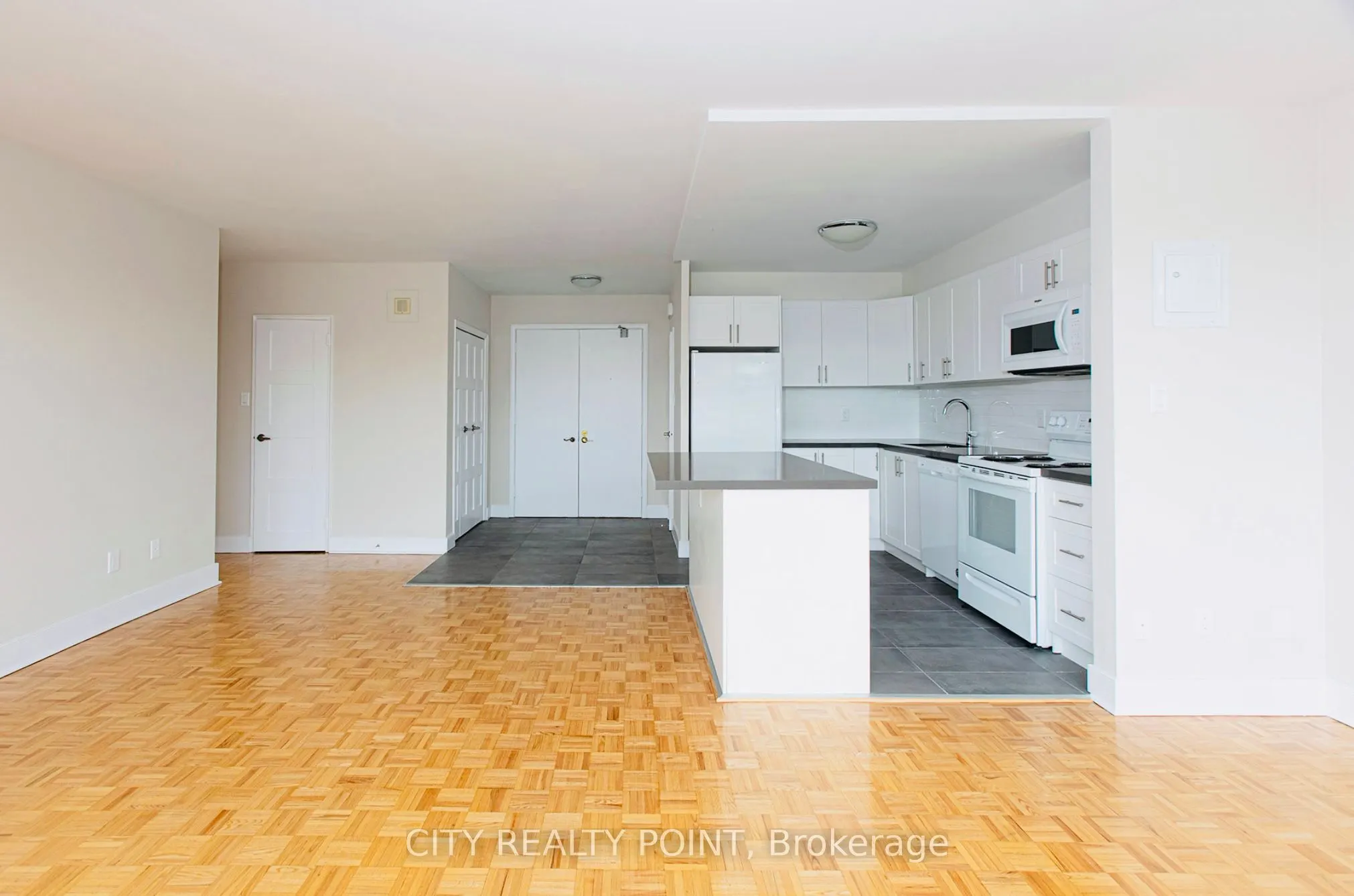 10 Shallmar Boulevard, #201