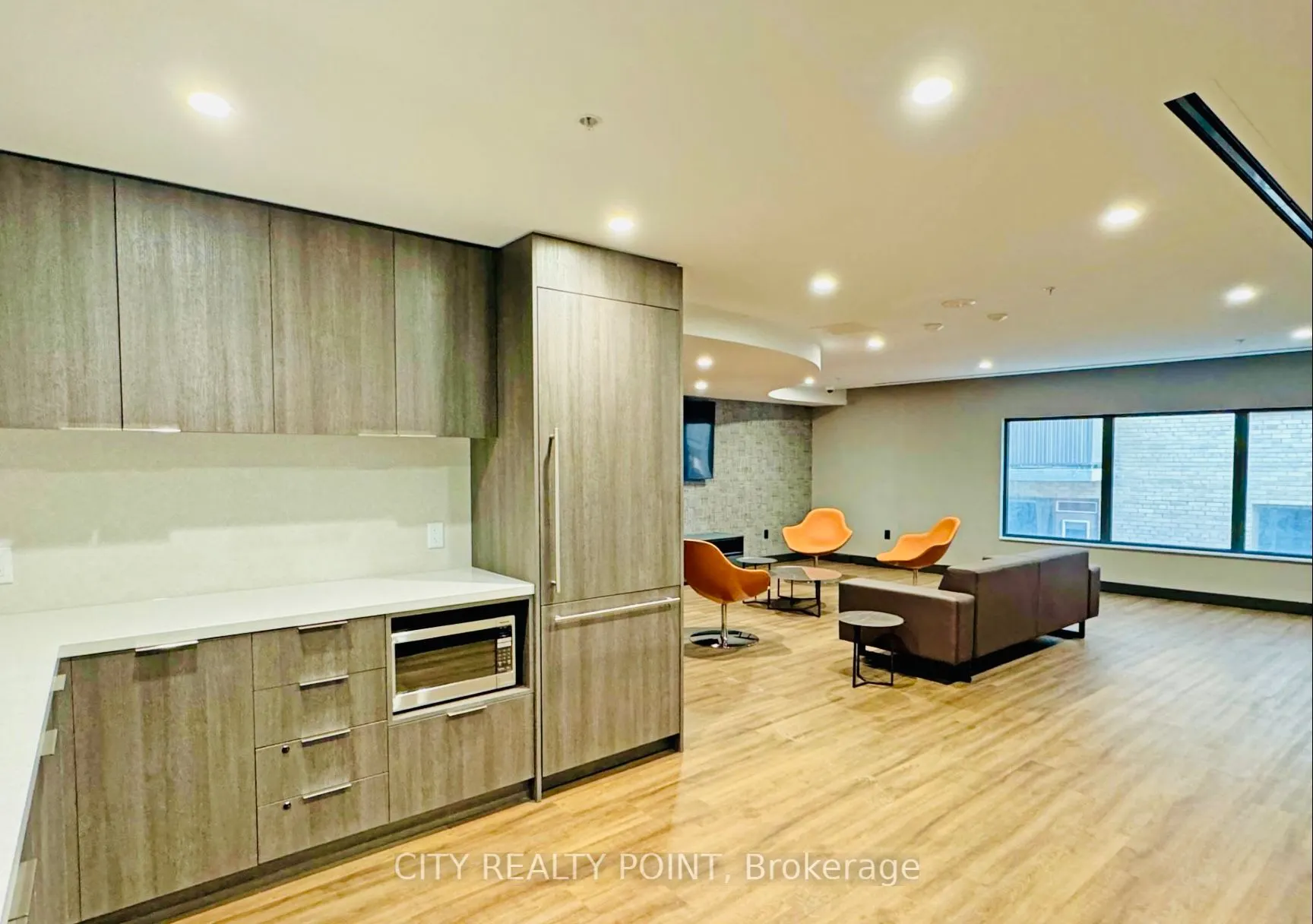 2525 Bathurst Street, #707