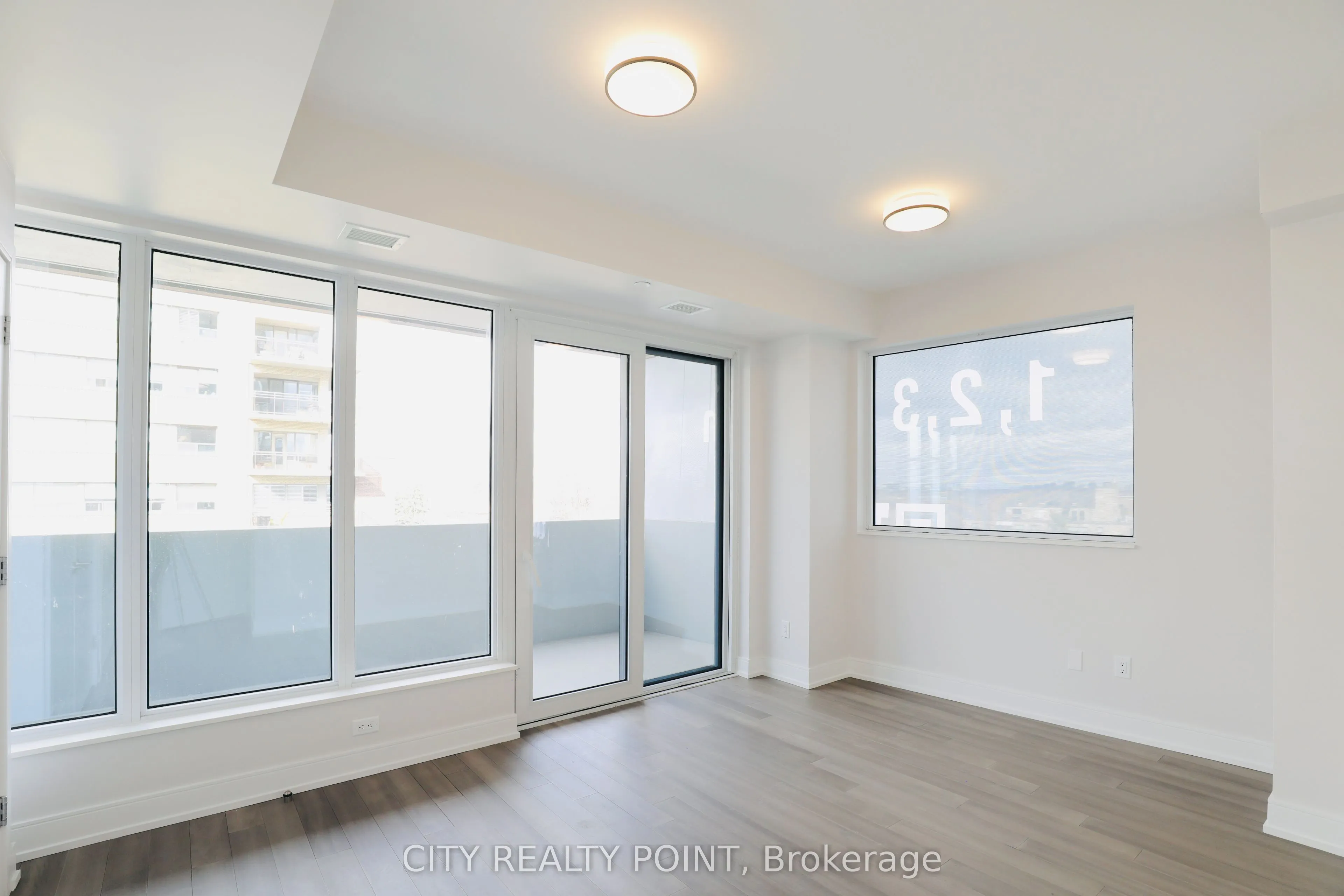 2525 Bathurst Street, #707