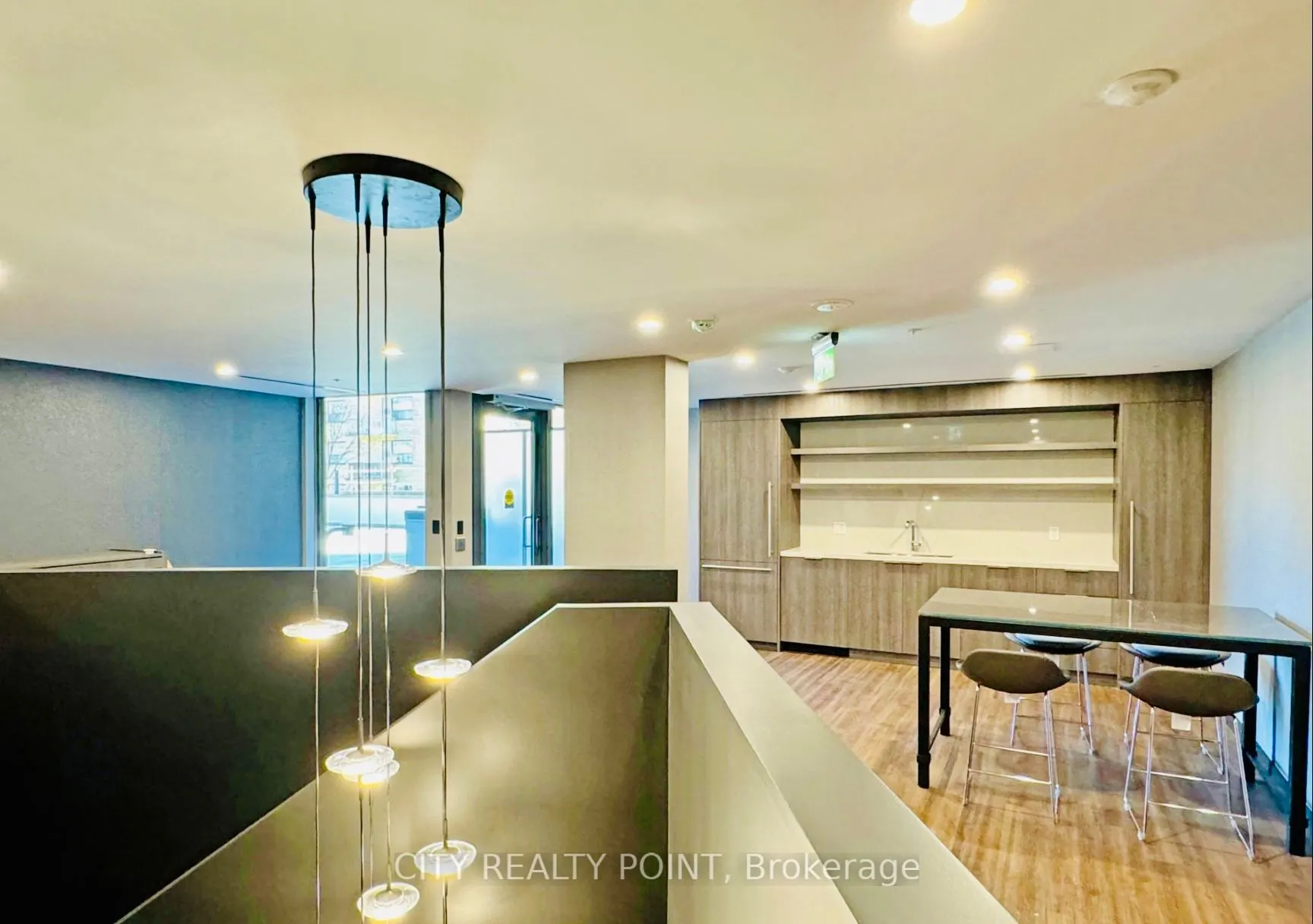 2525 Bathurst Street, #707