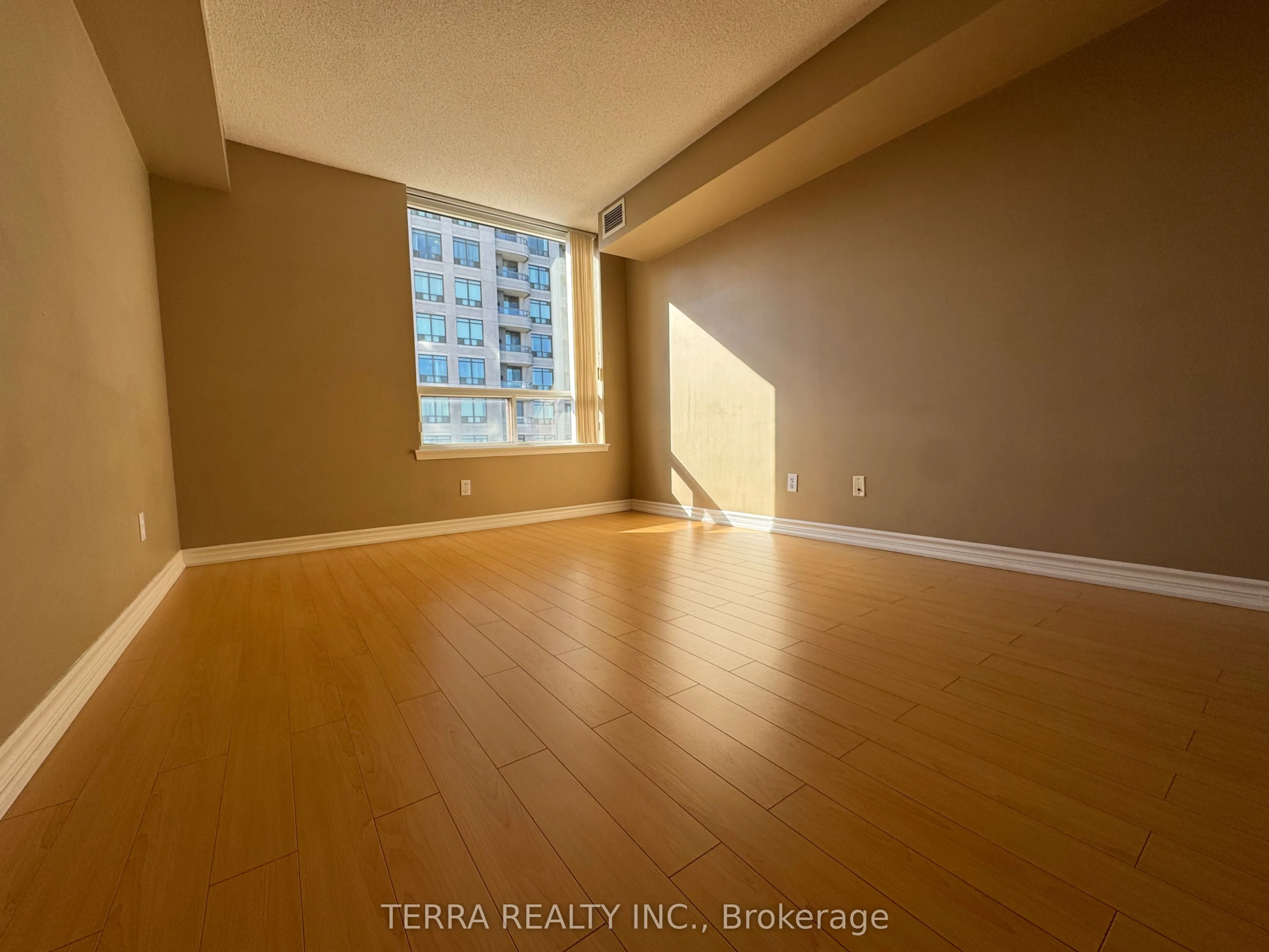 18 Hillcrest Avenue, #1210