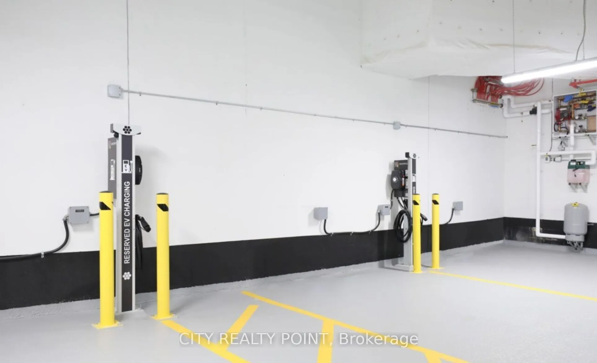 2525 Bathurst Street, #206