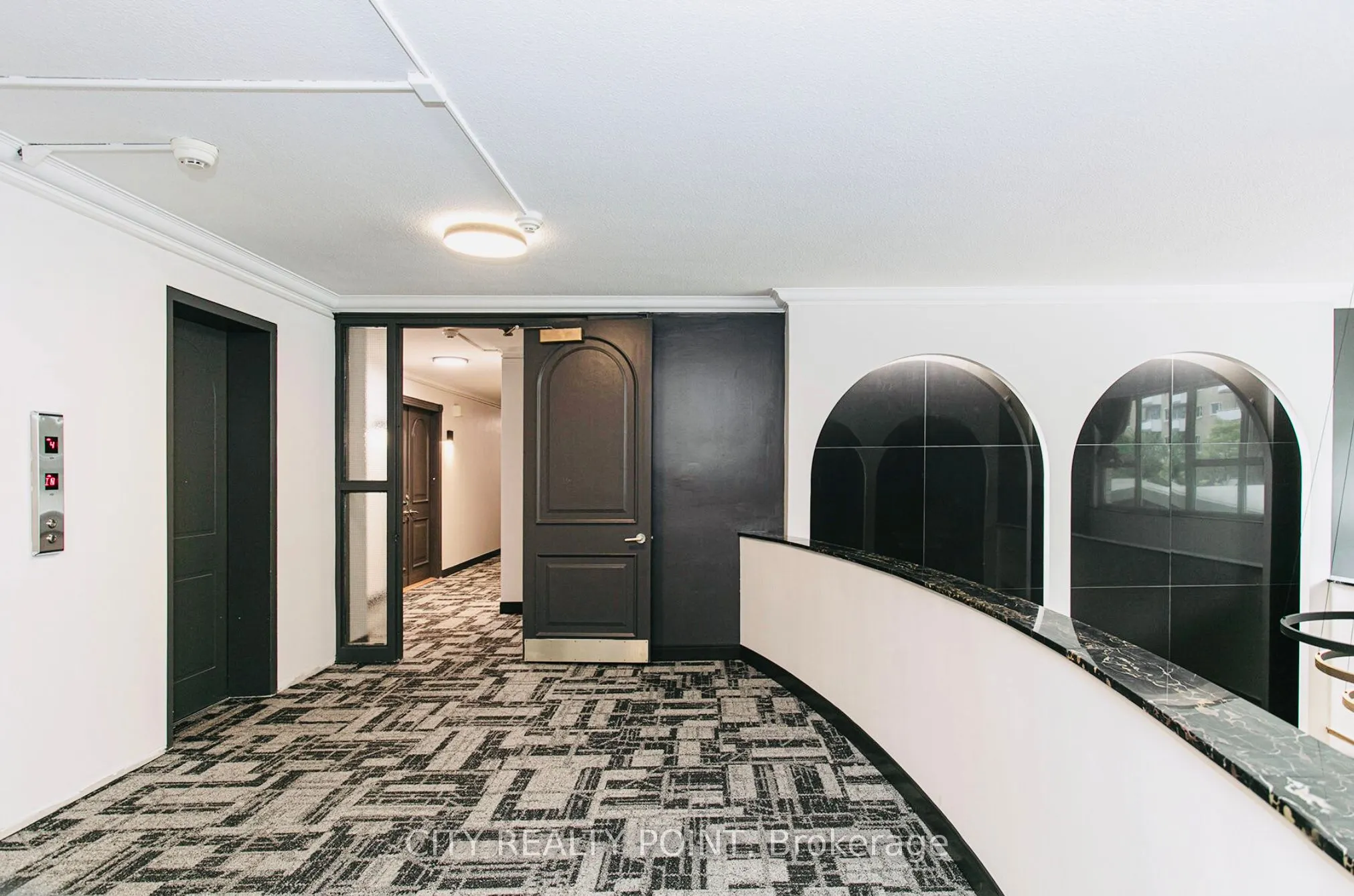 10 Shallmar Boulevard, #701