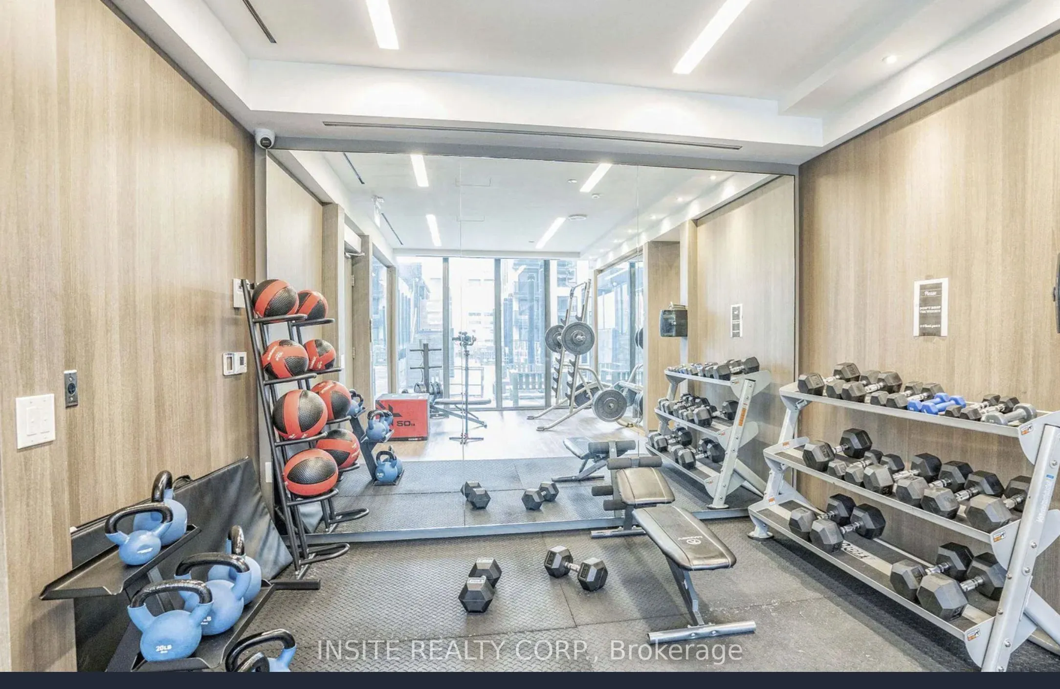 77 shuter Street, #208