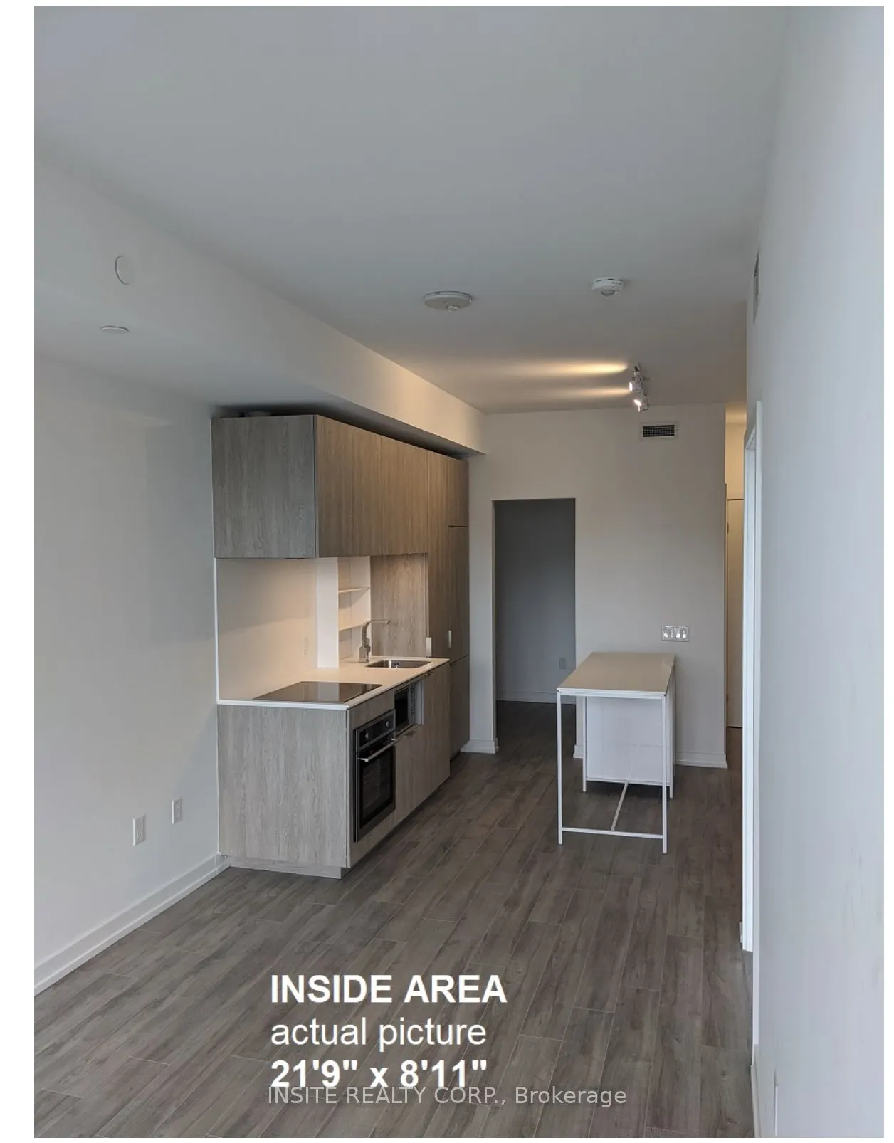 77 shuter Street, #208