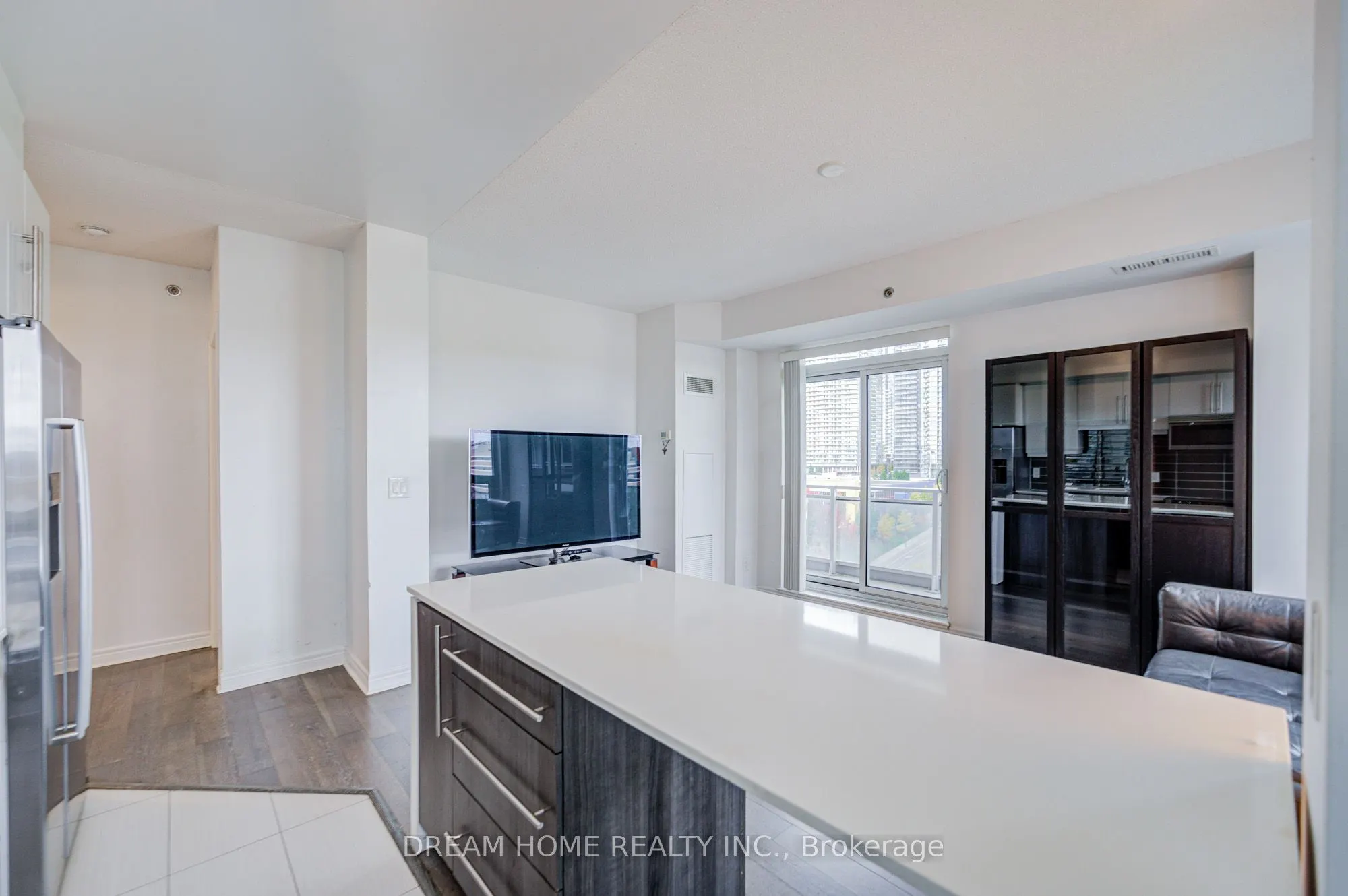 2756 Old Leslie Street, #721