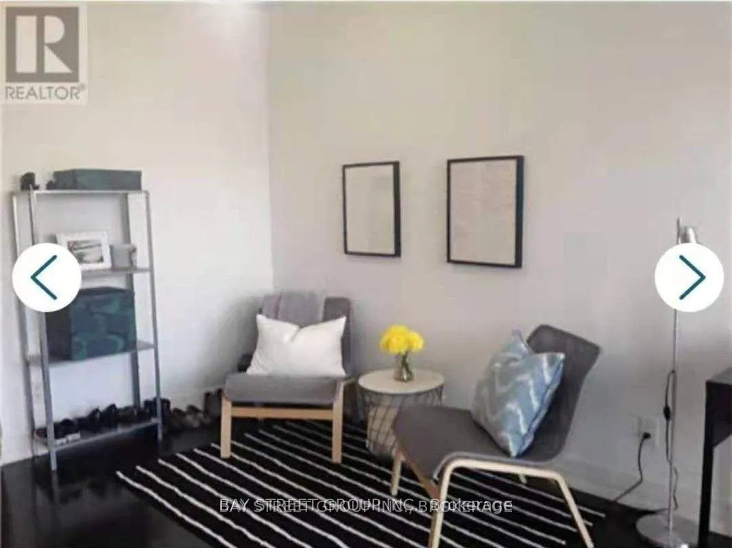 21 Carlton Street, #3408