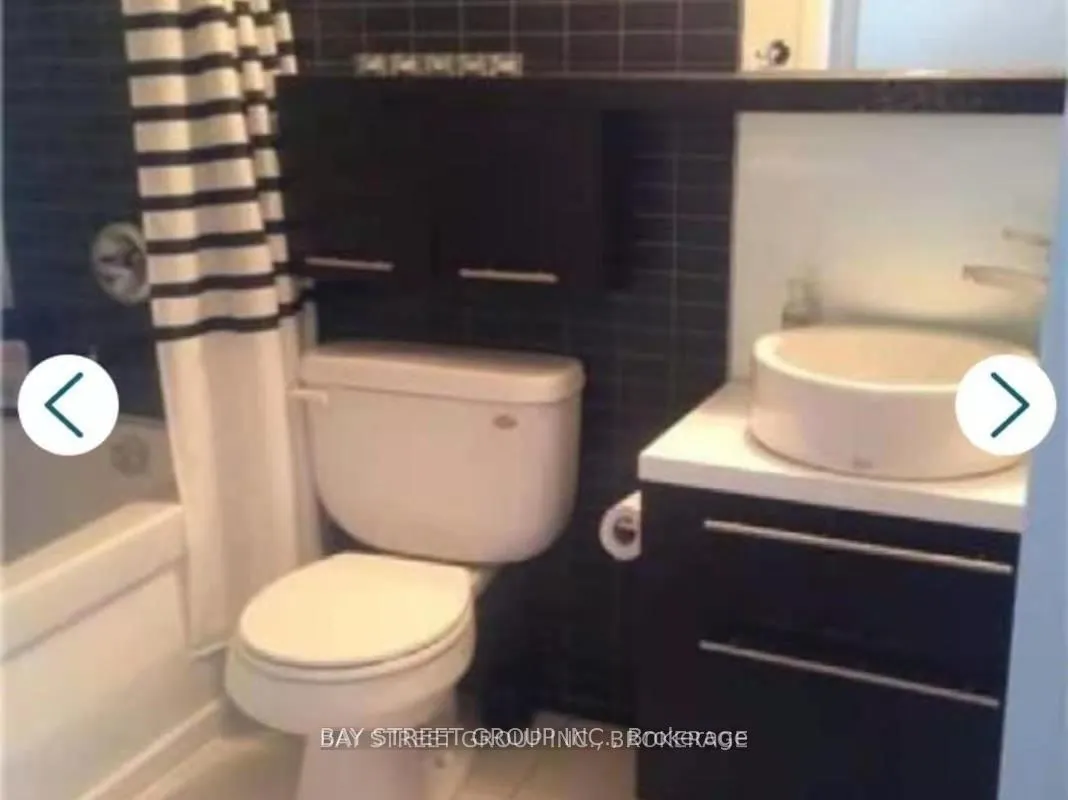 21 Carlton Street, #3408