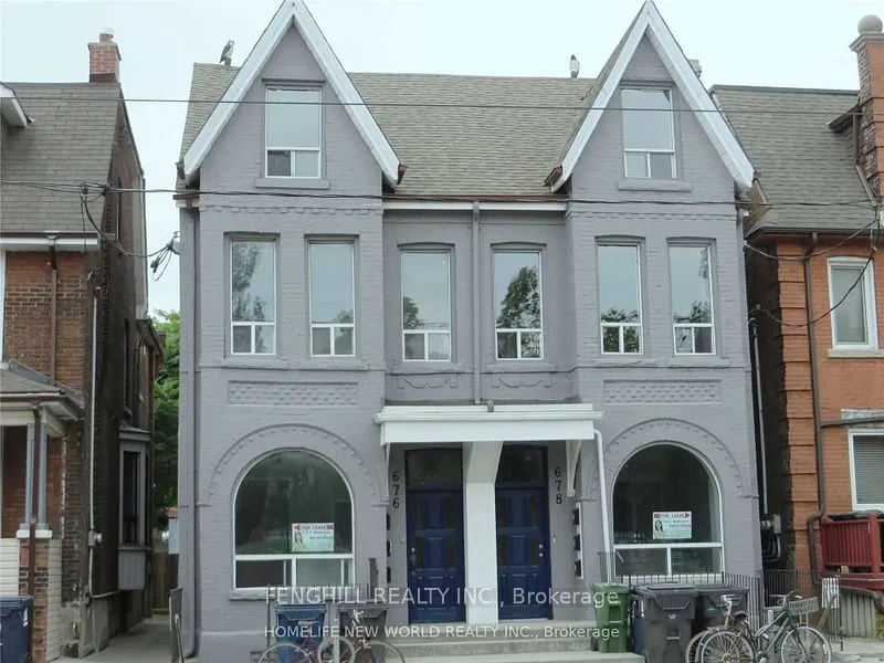 678 Bathurst Street, #Main