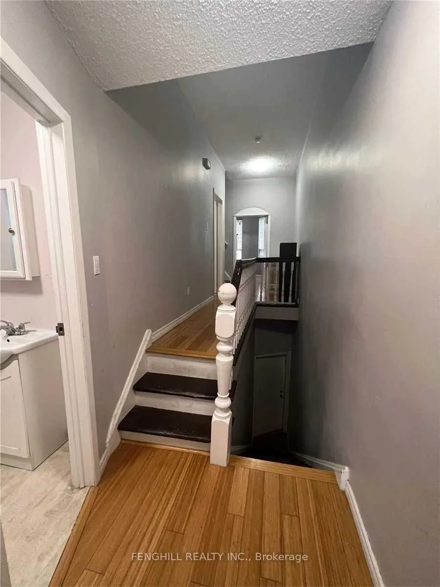 678 Bathurst Street, #2