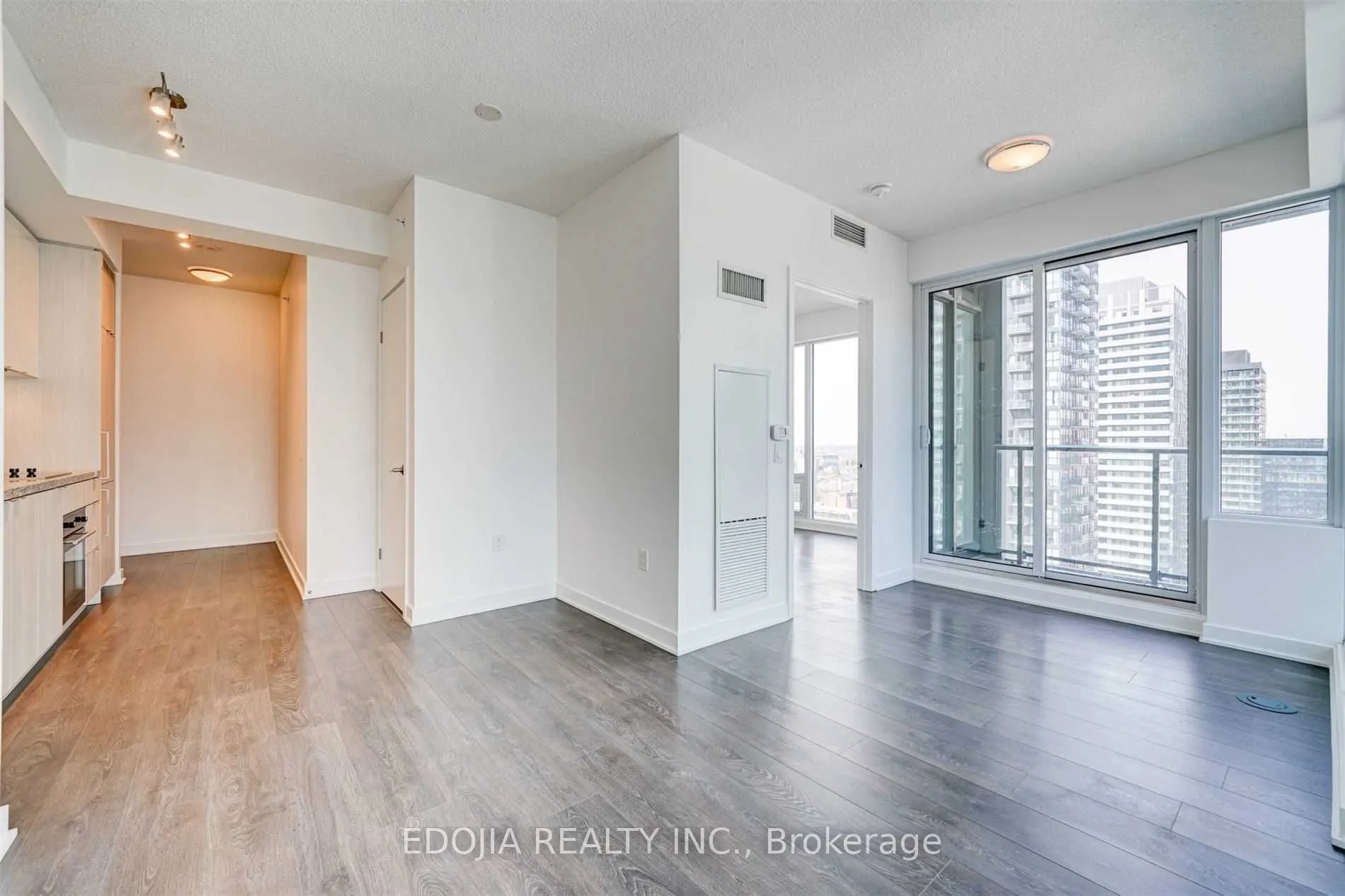 125 Blue Jays Way, #3508