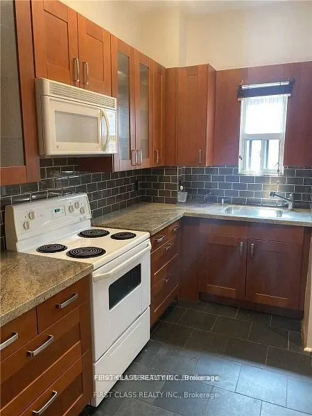 125 Maitland Street, #Main