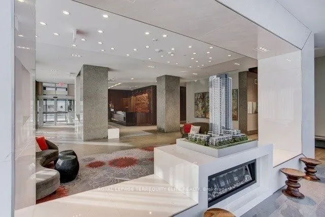 88 Sheppard Avenue E, #906