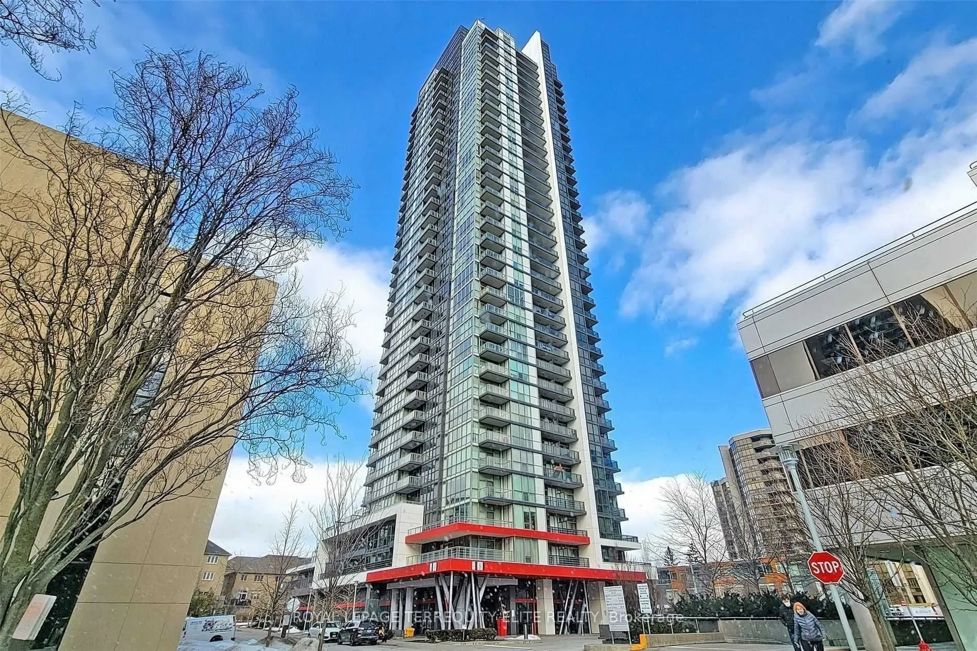 88 Sheppard Avenue E, #906