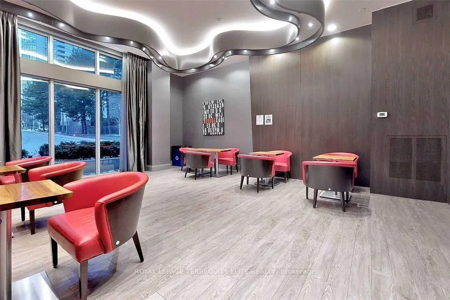 88 Sheppard Avenue E, #906