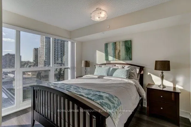 88 Sheppard Avenue E, #906