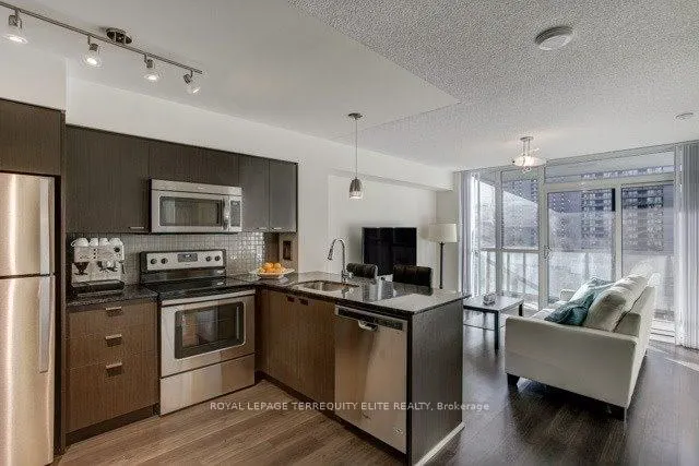 88 Sheppard Avenue E, #906