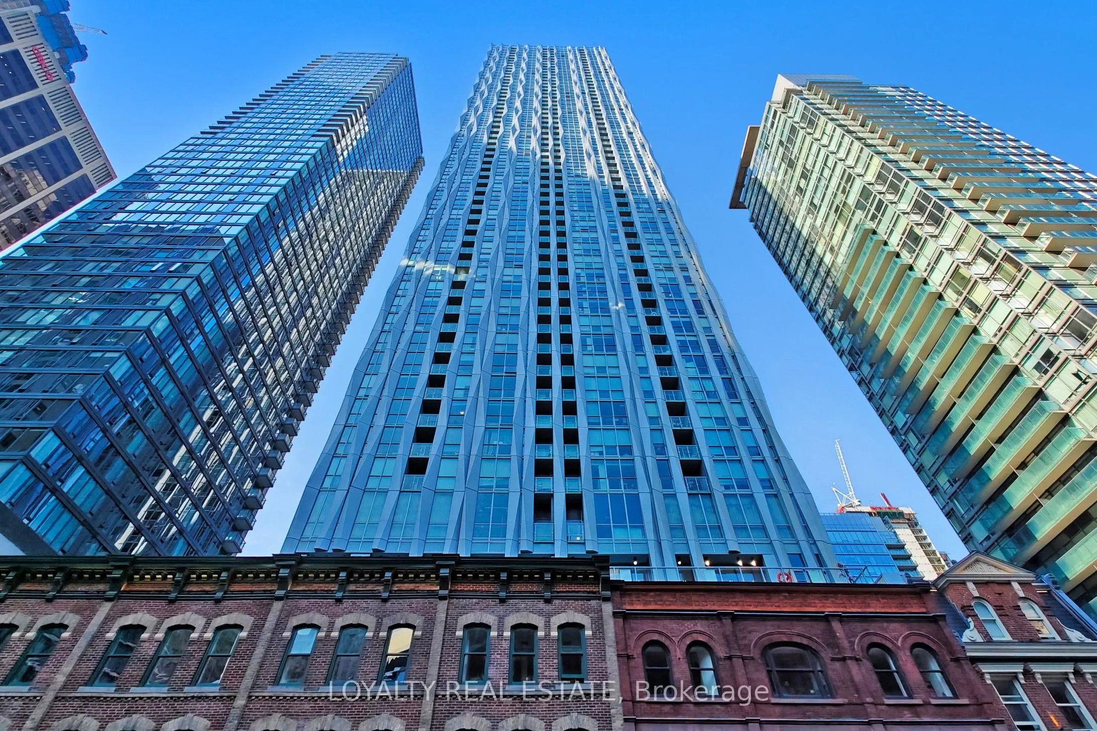 1 Yorkville Avenue, #5005