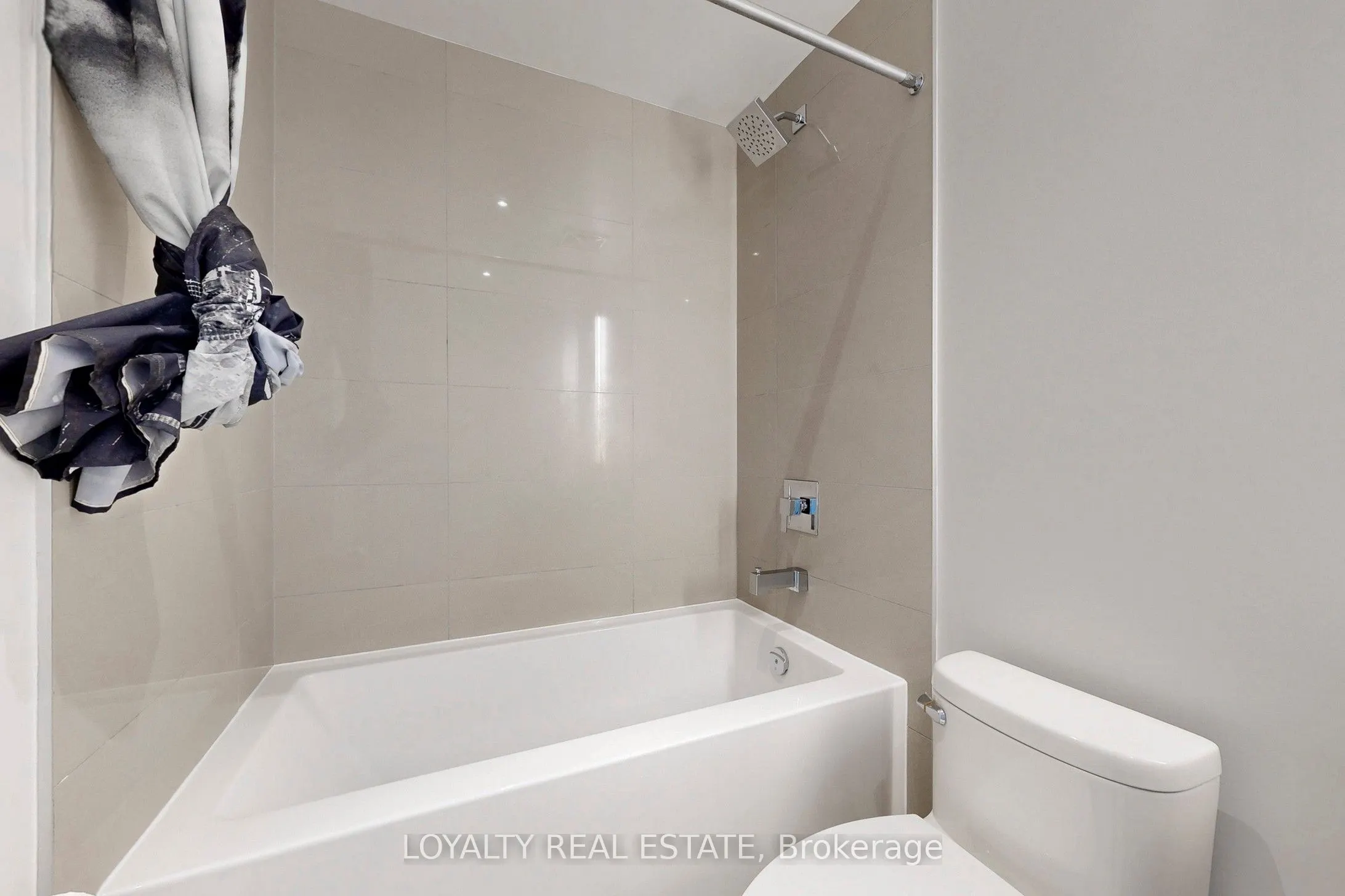 1 Yorkville Avenue, #5005