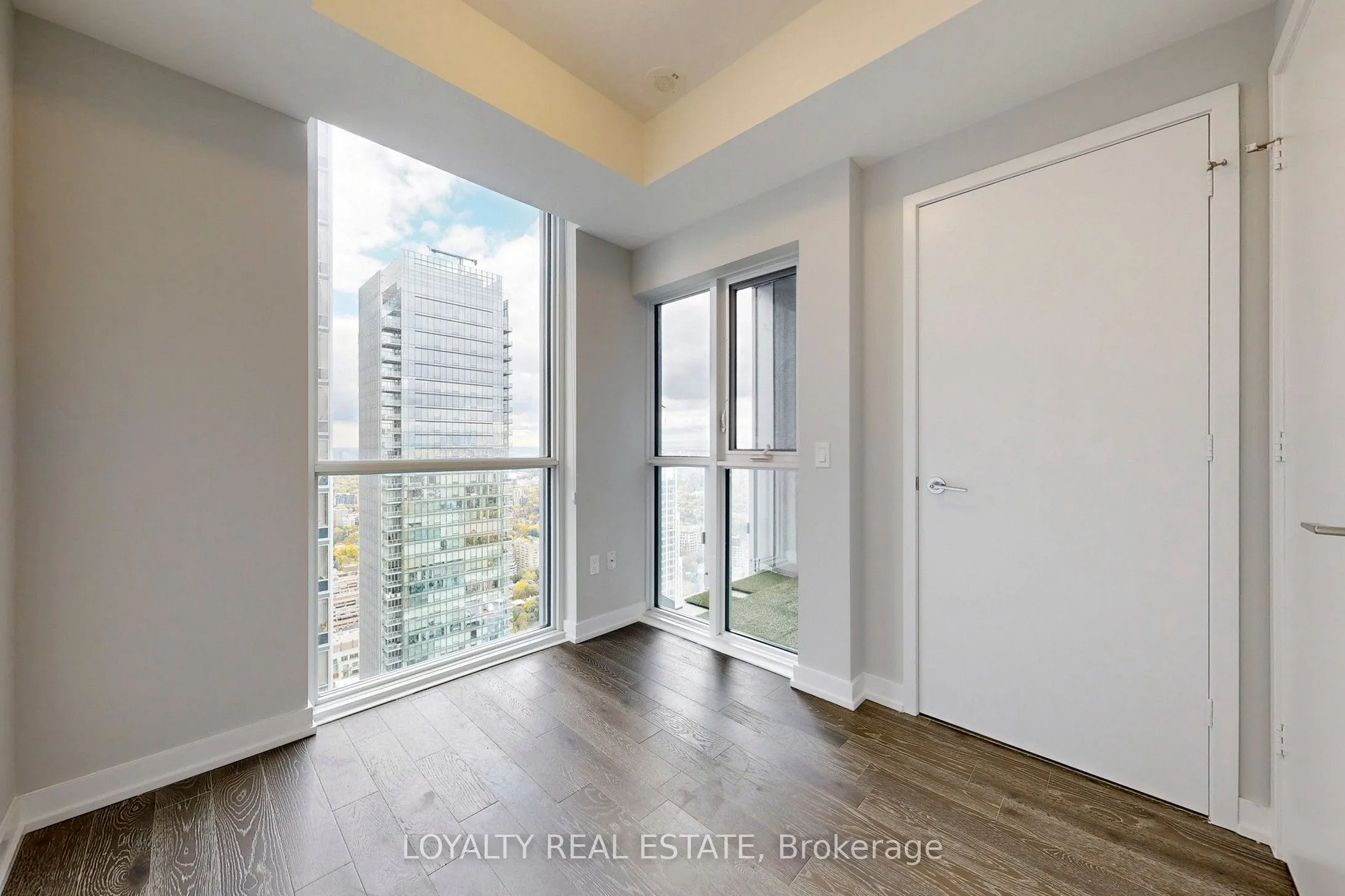 1 Yorkville Avenue, #5005