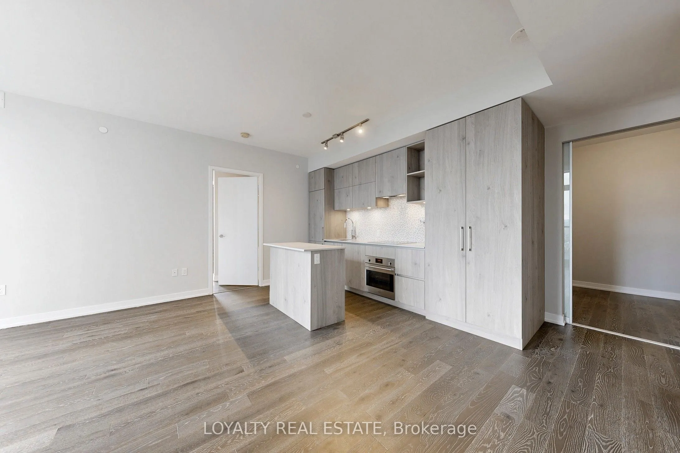 1 Yorkville Avenue, #5005