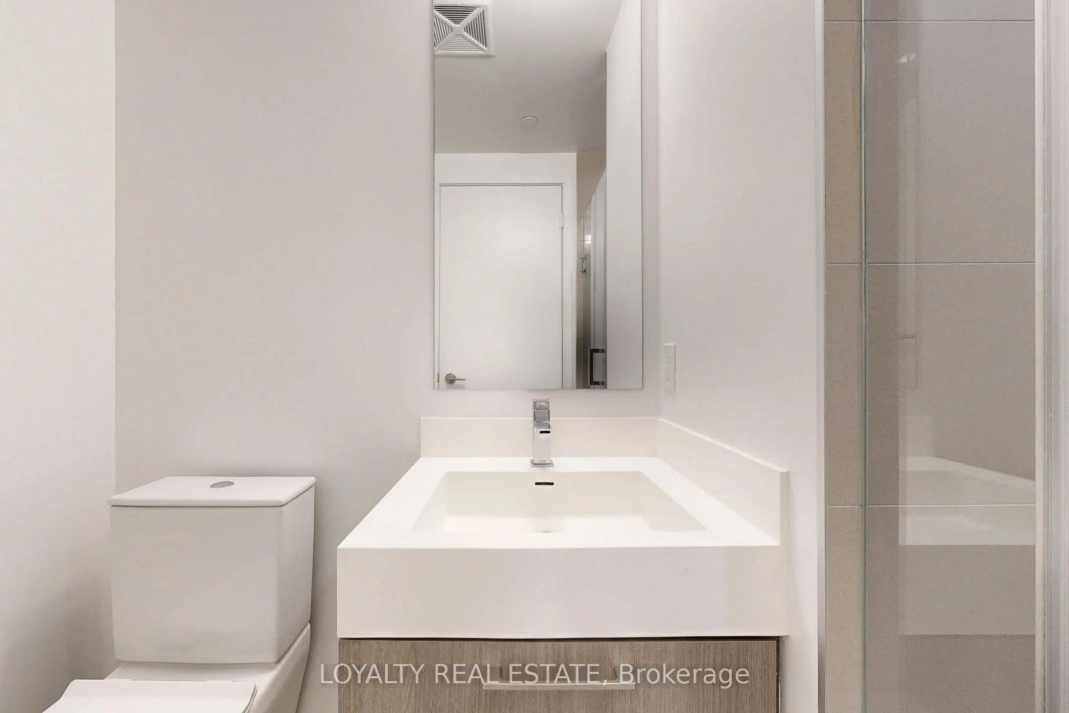 1 Yorkville Avenue, #5005