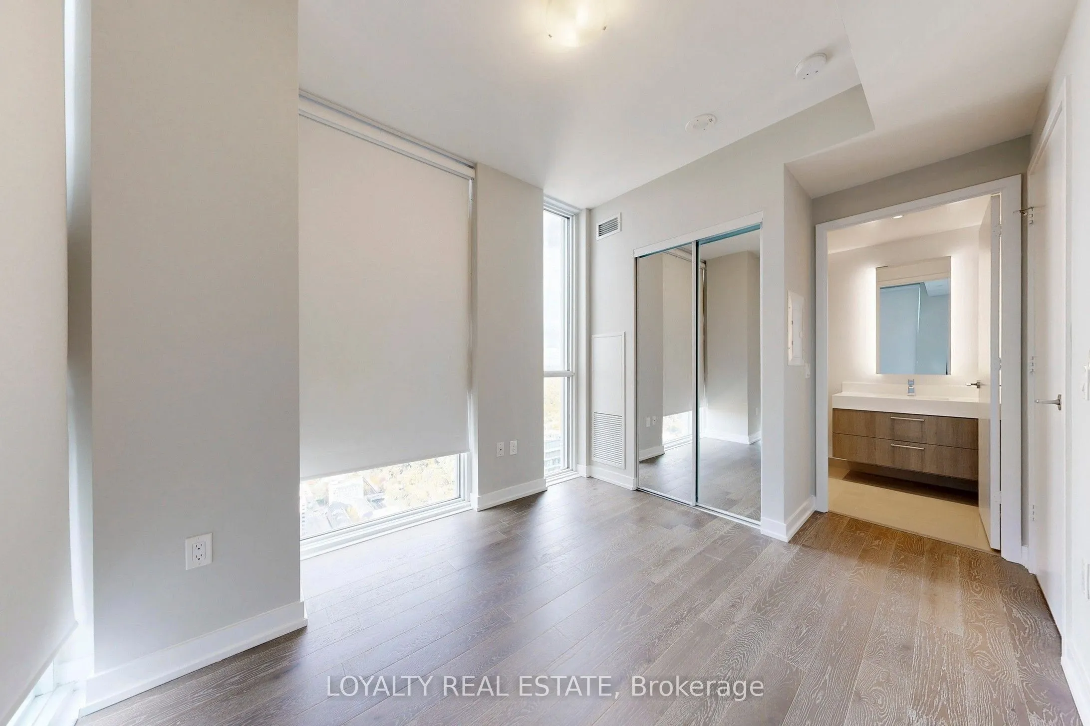 1 Yorkville Avenue, #5005