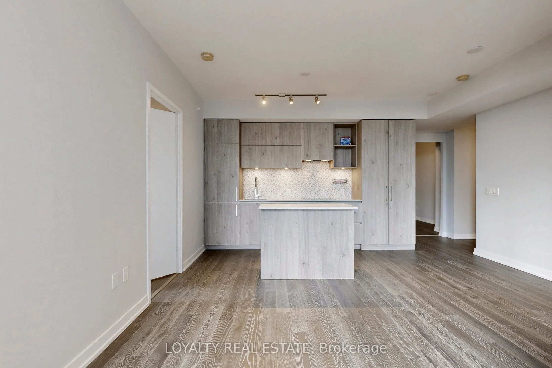 1 Yorkville Avenue, #5005