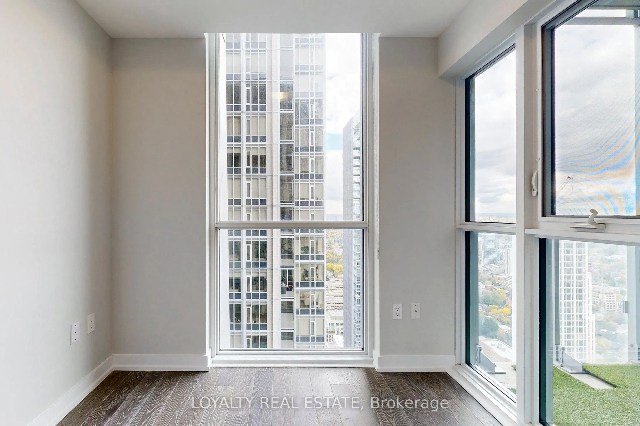 1 Yorkville Avenue, #5005
