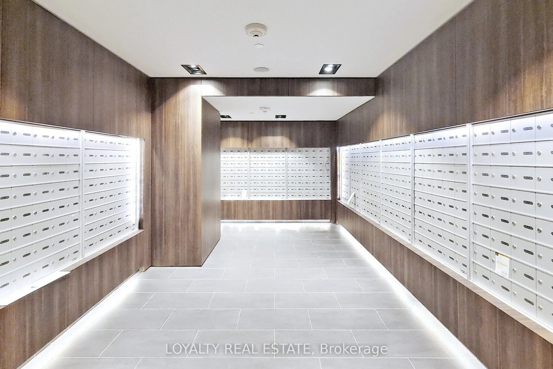 1 Yorkville Avenue, #5005