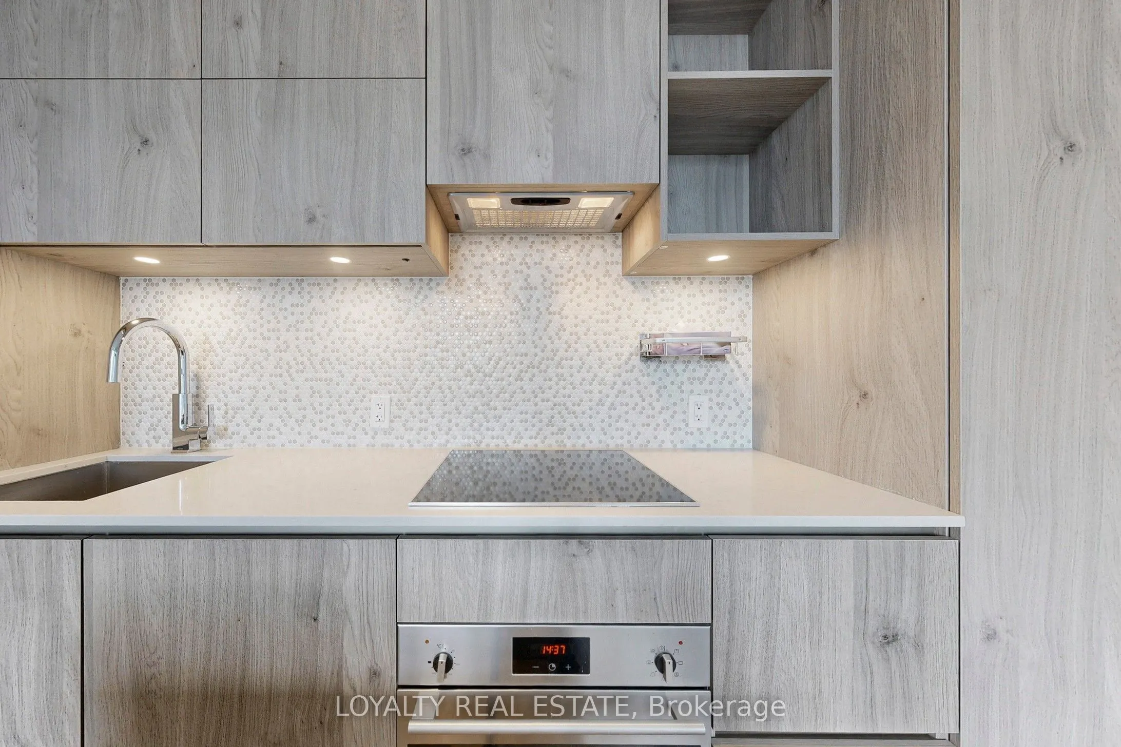 1 Yorkville Avenue, #5005