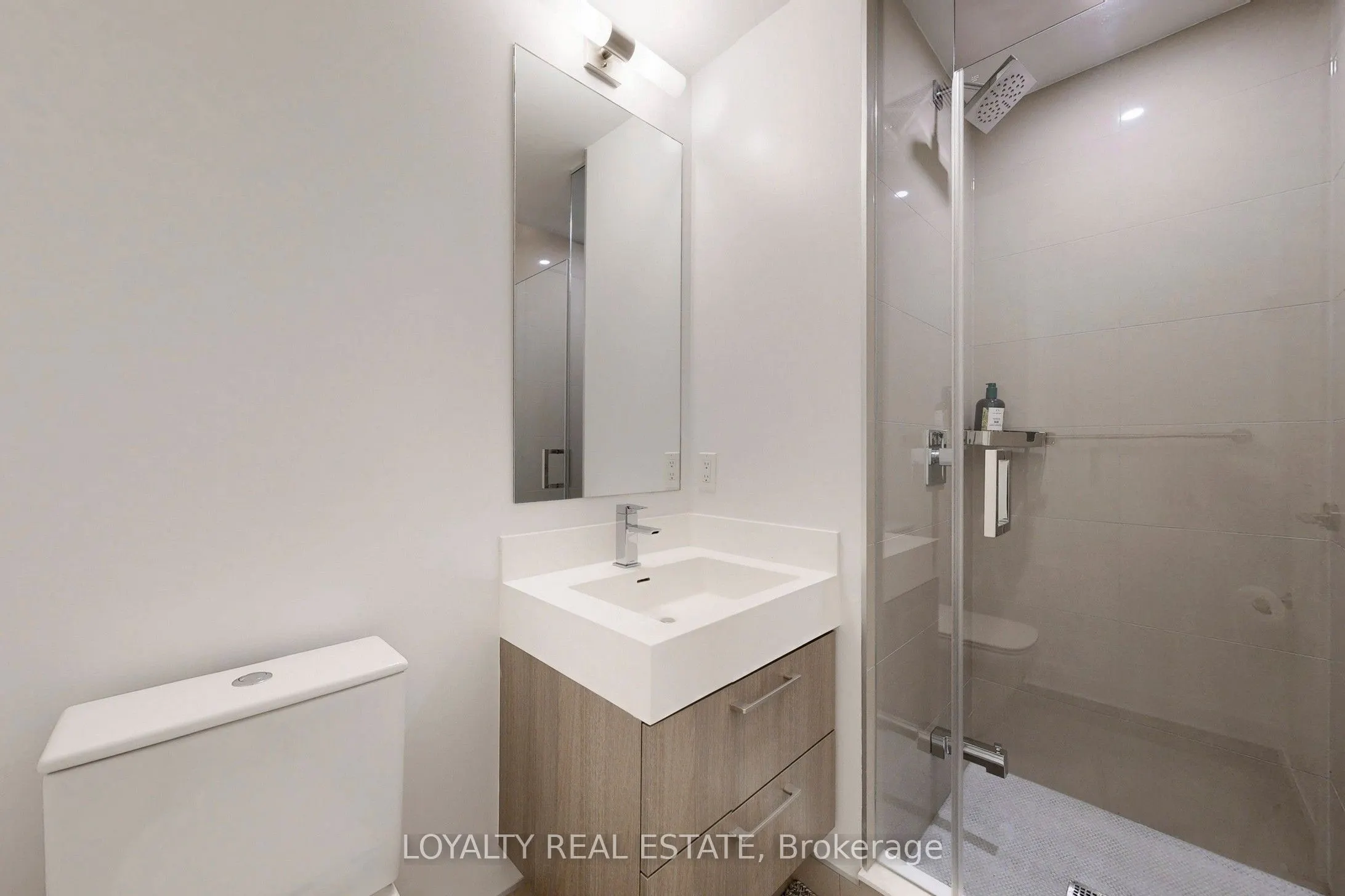 1 Yorkville Avenue, #5005