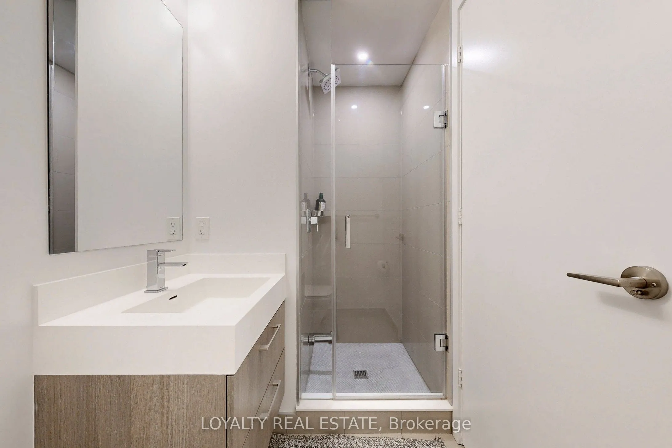 1 Yorkville Avenue, #5005