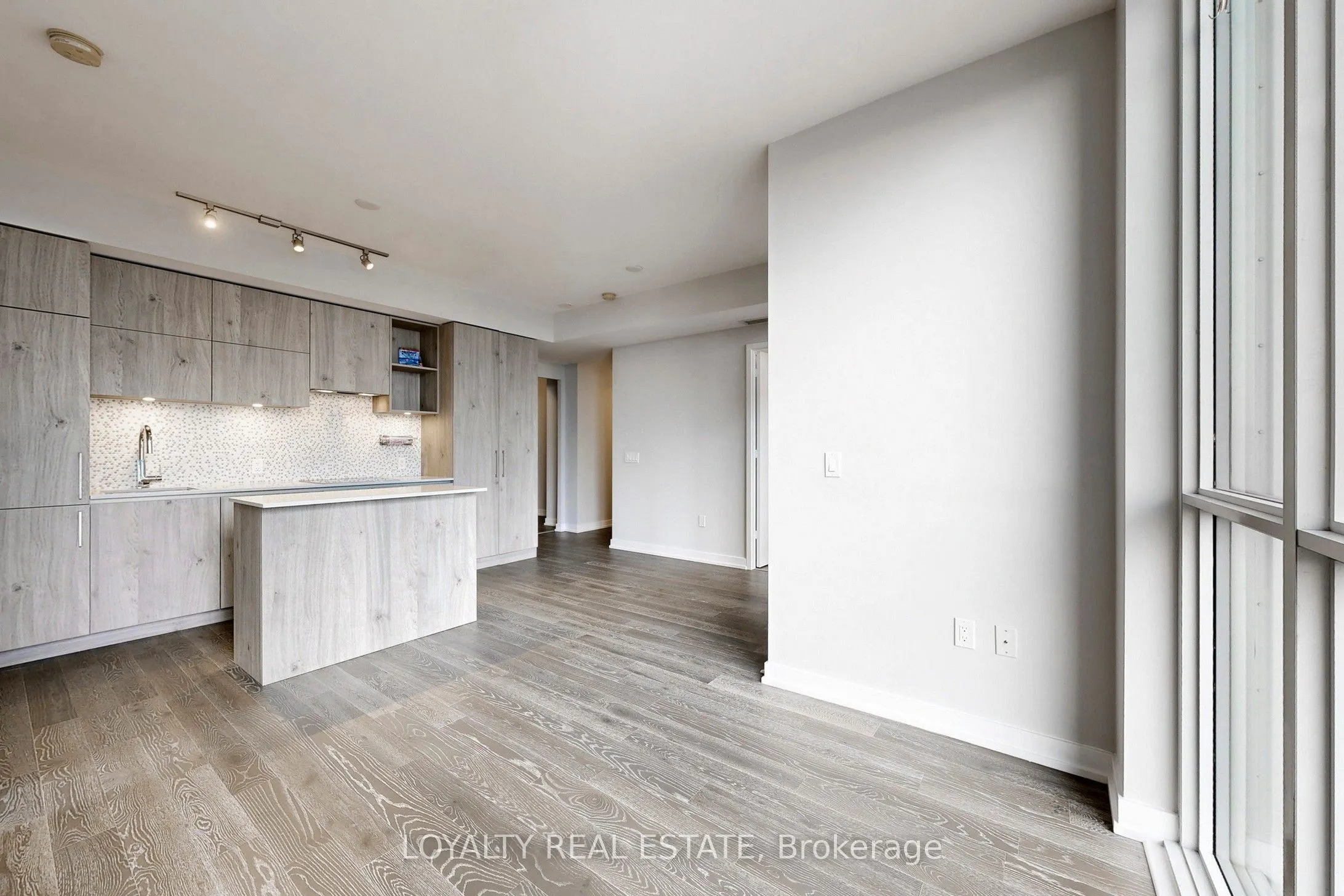 1 Yorkville Avenue, #5005