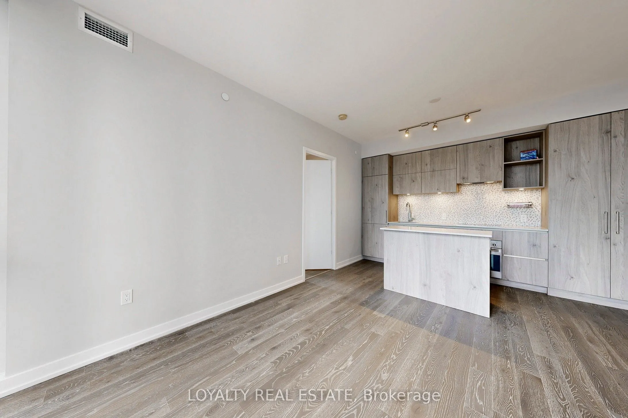 1 Yorkville Avenue, #5005