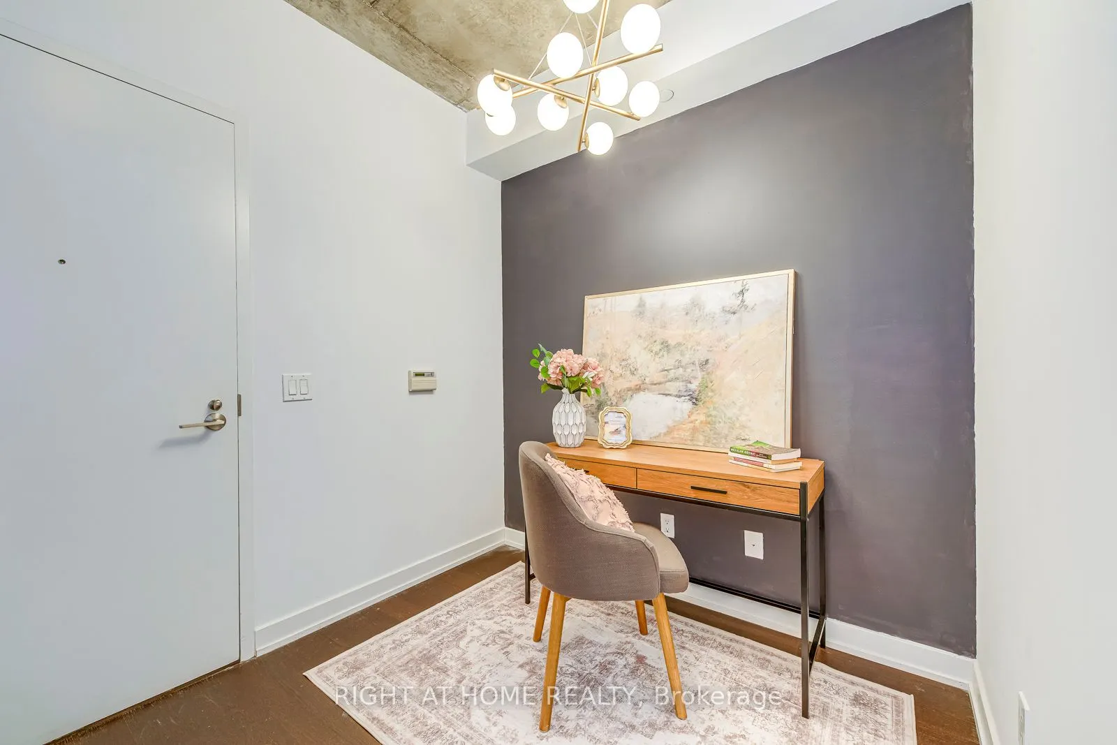 1030 King Street W, #748