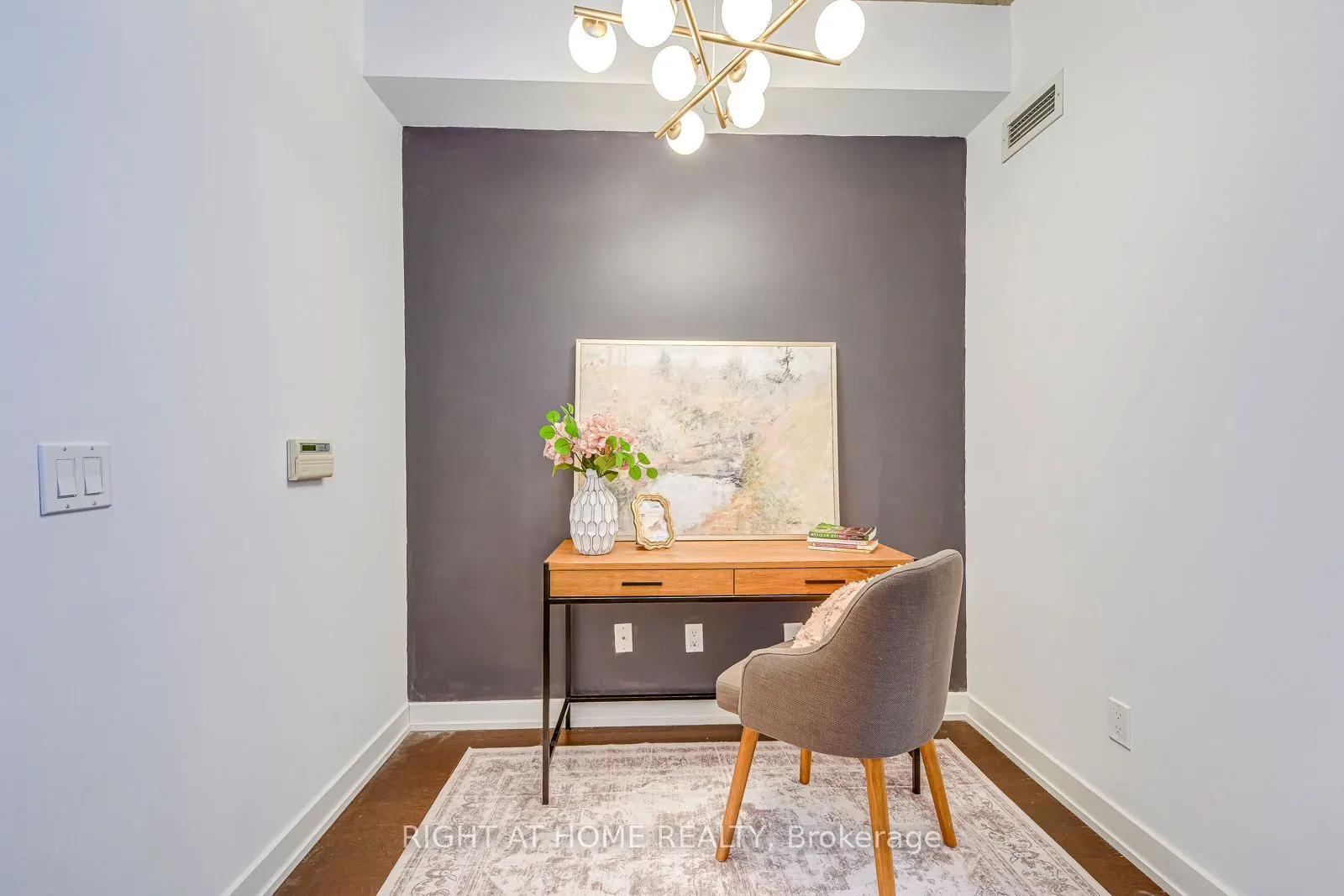 1030 King Street W, #748