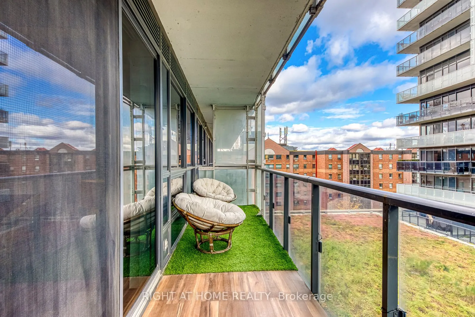 1030 King Street W, #748