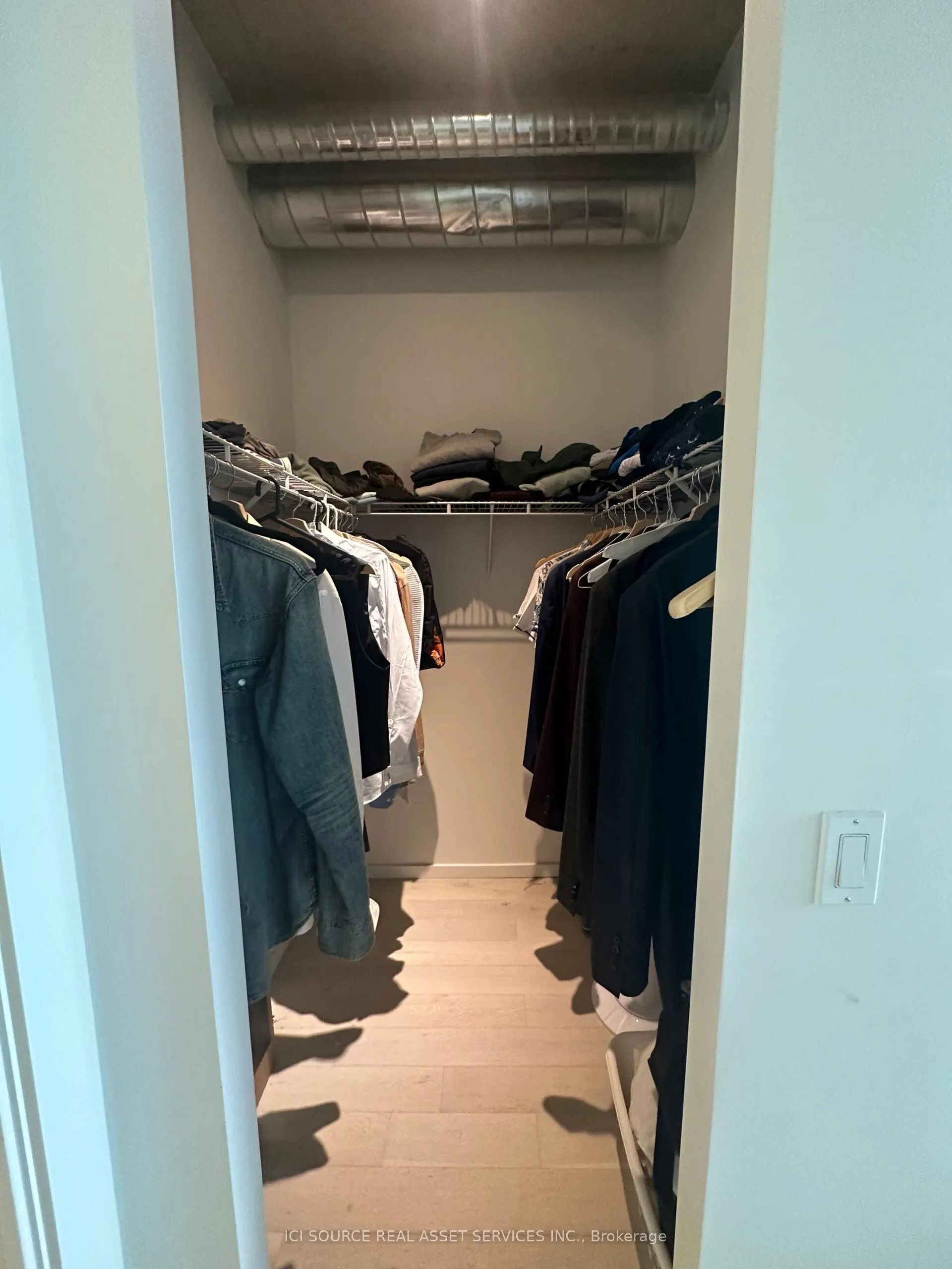 21 Lawren Harris Square, #912