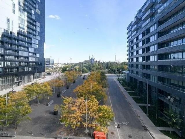 21 Lawren Harris Square, #912