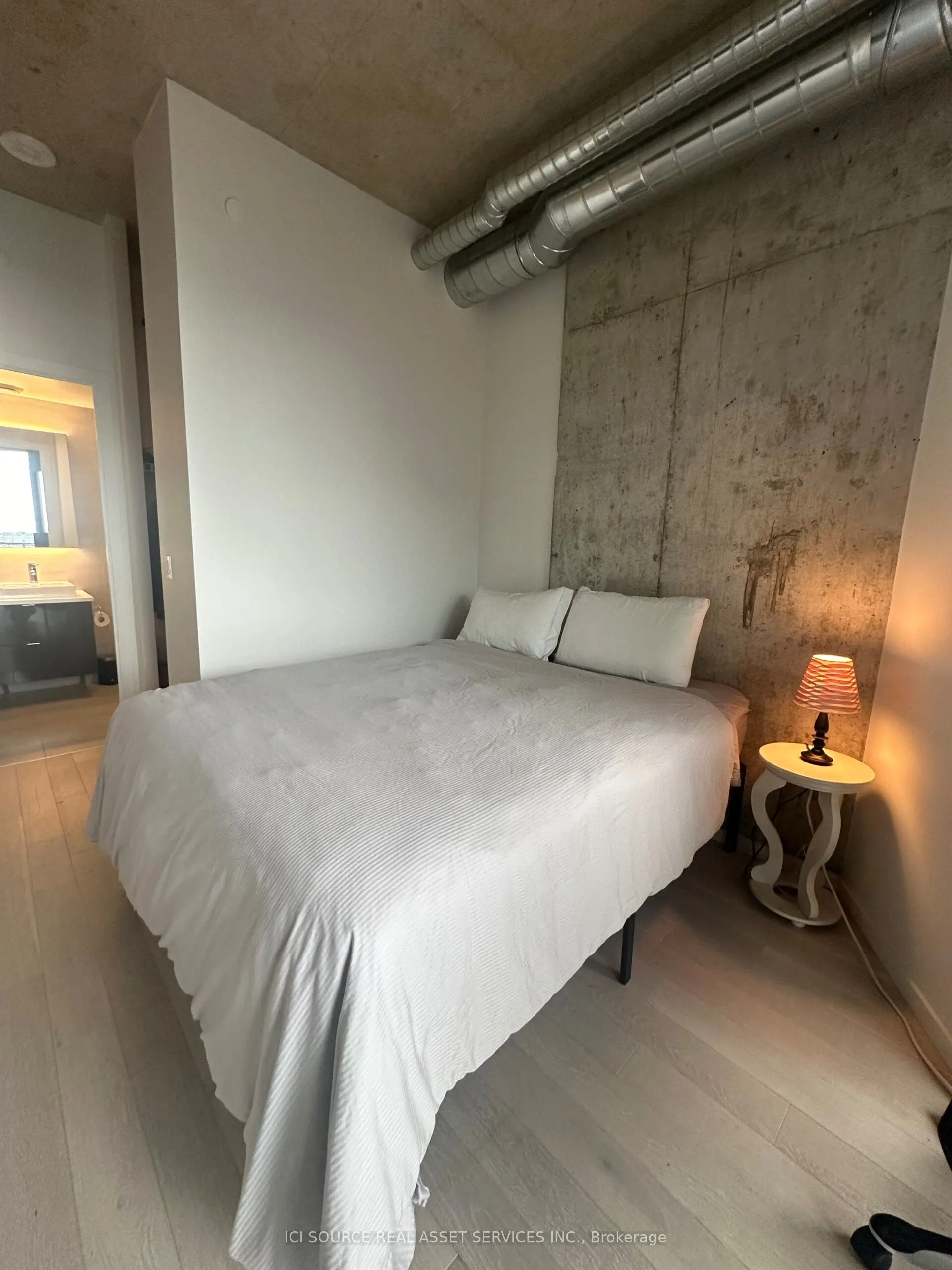 21 Lawren Harris Square, #912