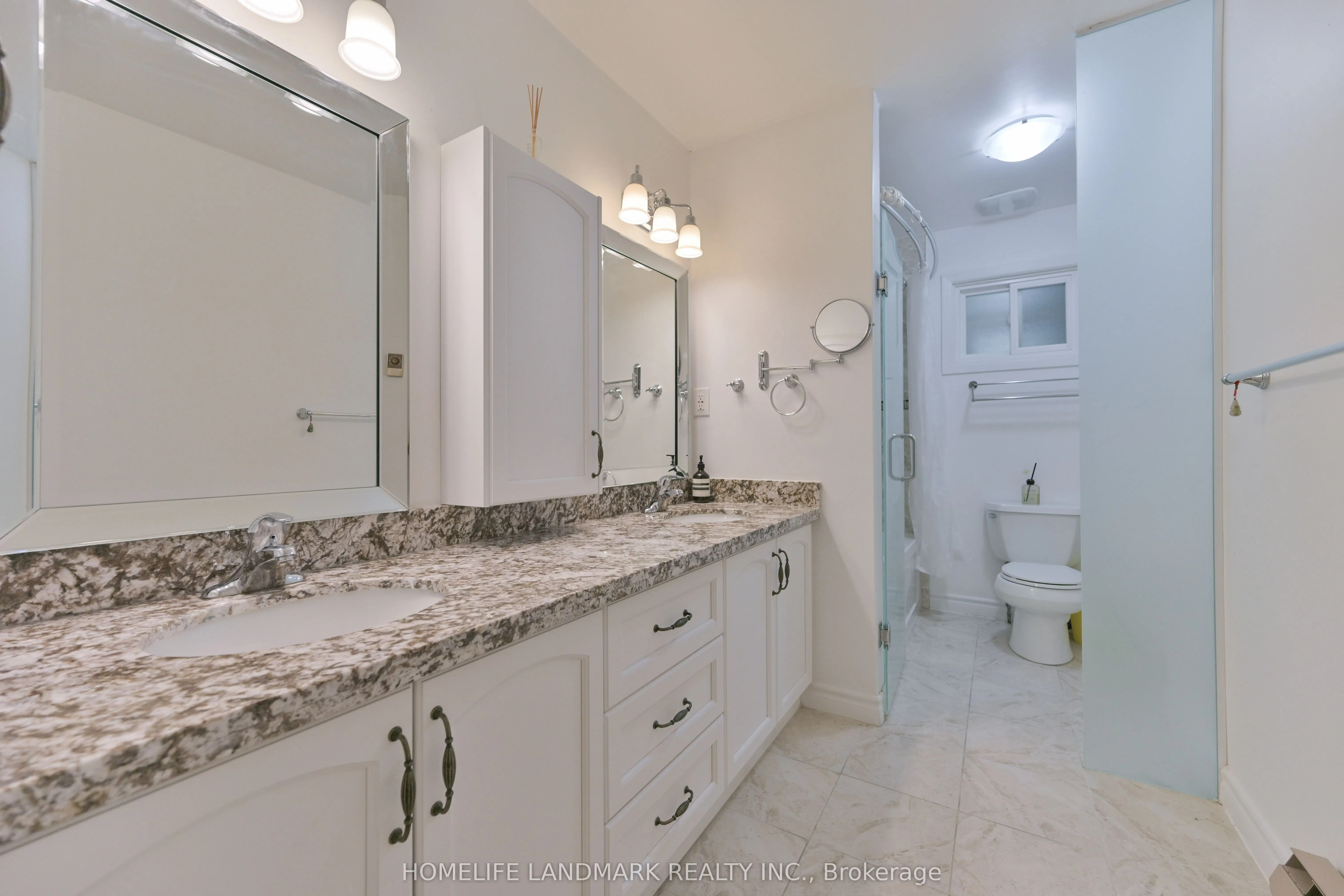 144 Clansman Boulevard