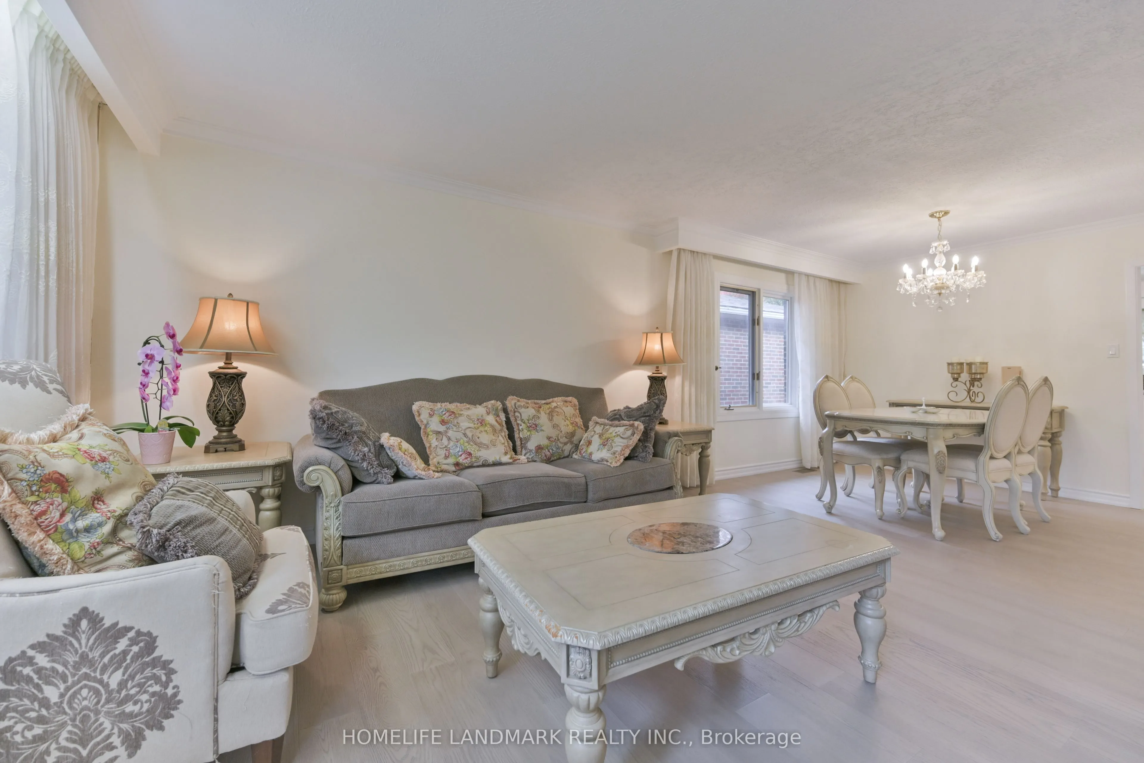 144 Clansman Boulevard